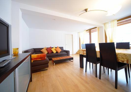 Apartment photo 1