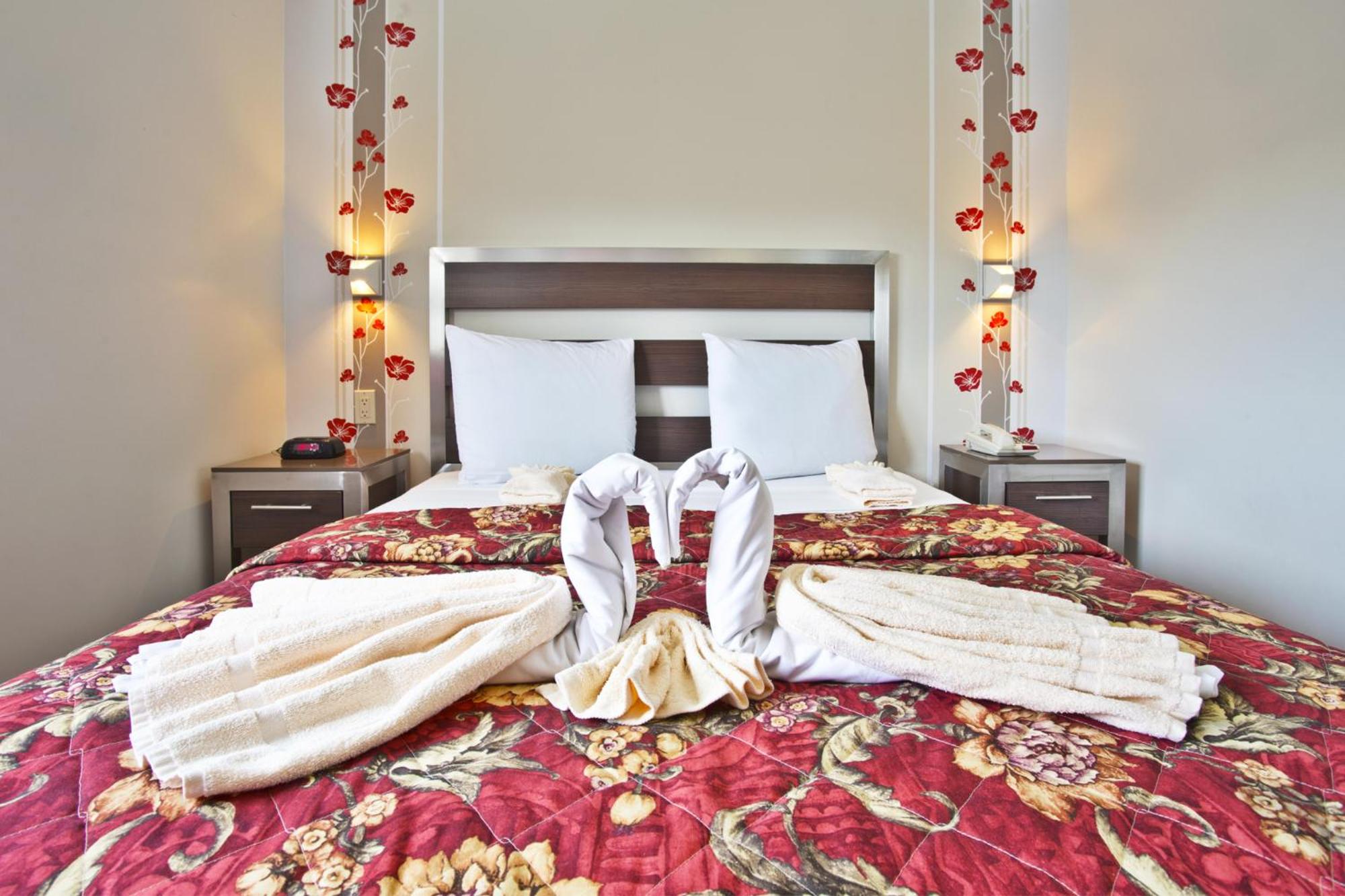 Deluxe King Room - Photo 1
