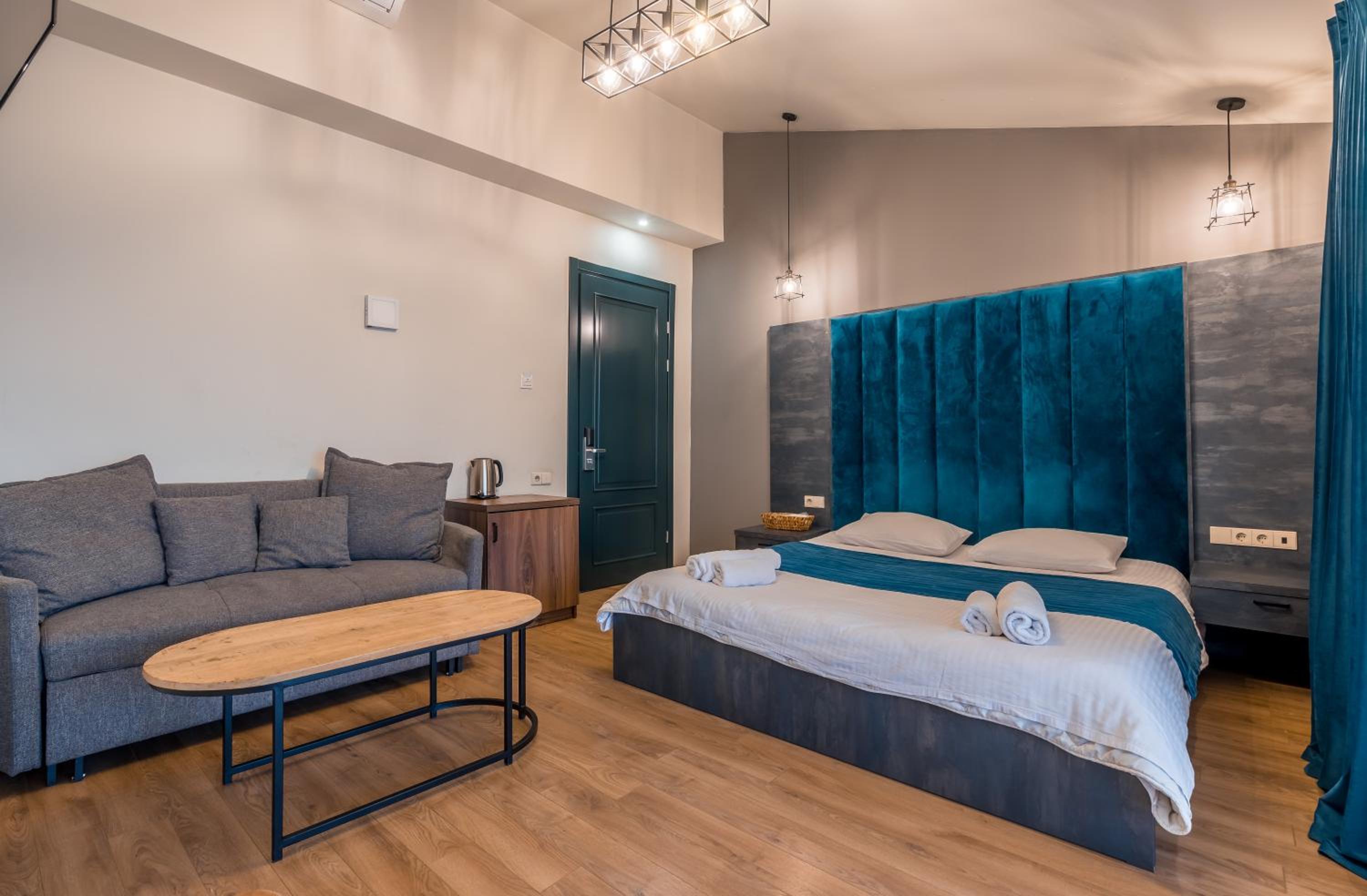 Large Double or Twin Room
