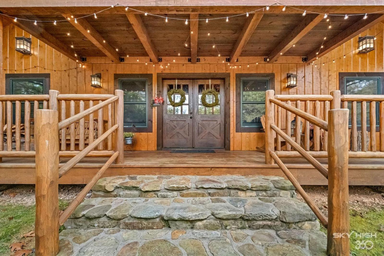 The Barn Two-Bedroom Cottage with Hot Tub – Forest View photo 3
