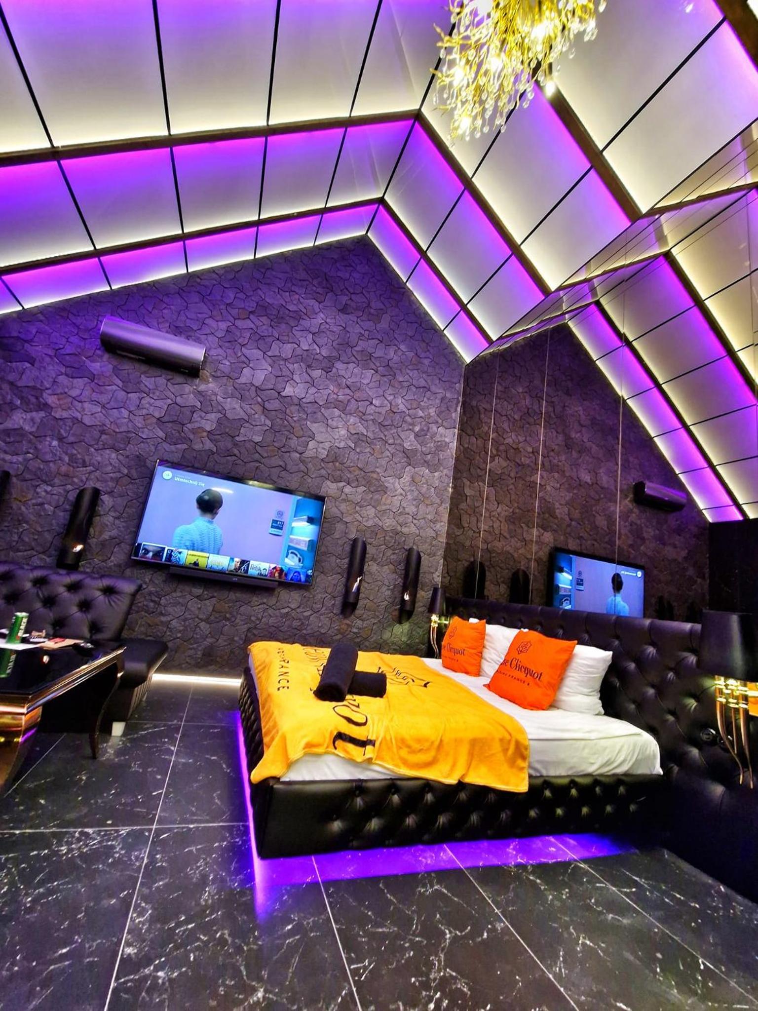 Large Apartment with Jacuzzi - Photo 6