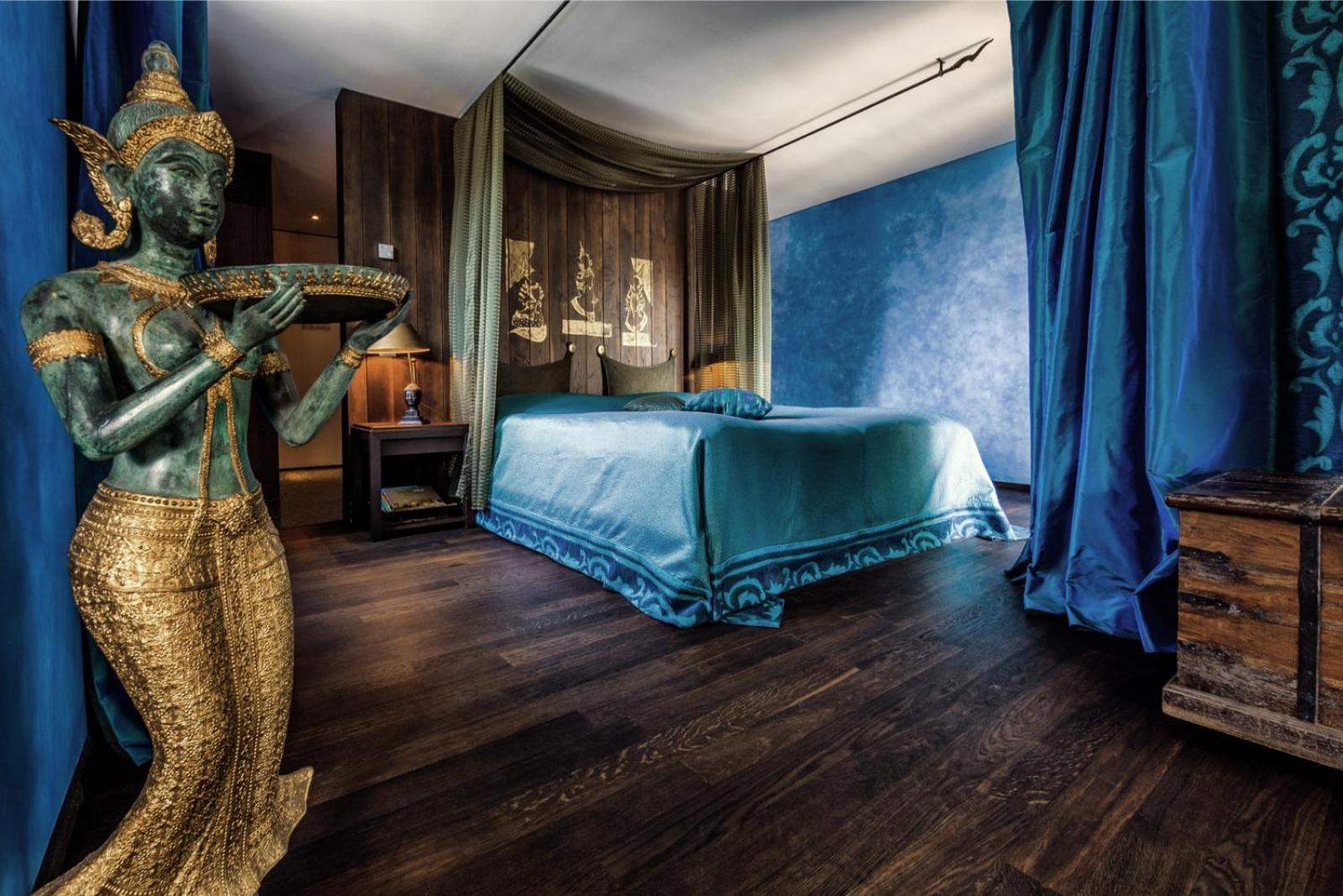 Deluxe Suite with Spa Bath