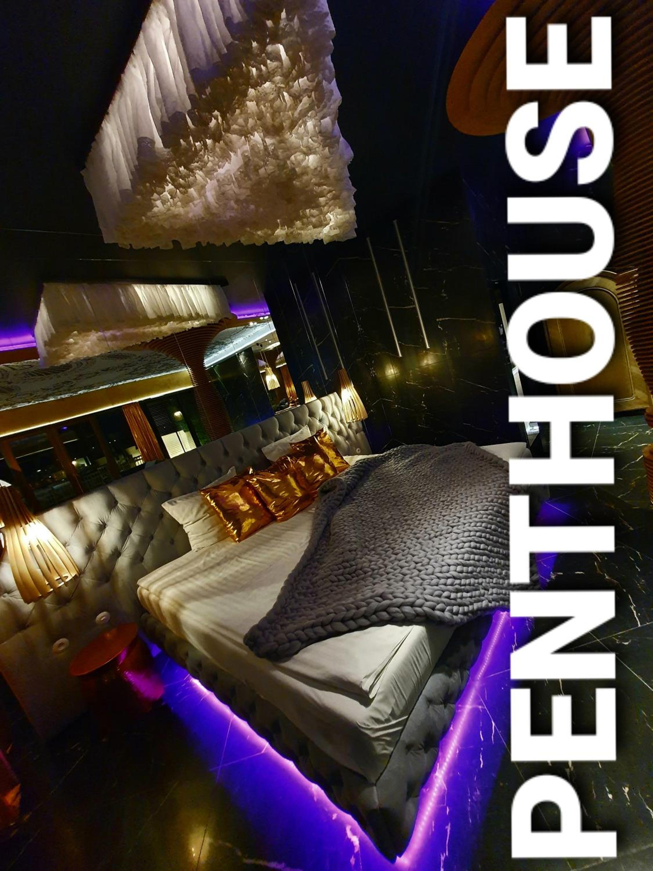 Deluxe Apartment with Jacuzzi - Photo 3