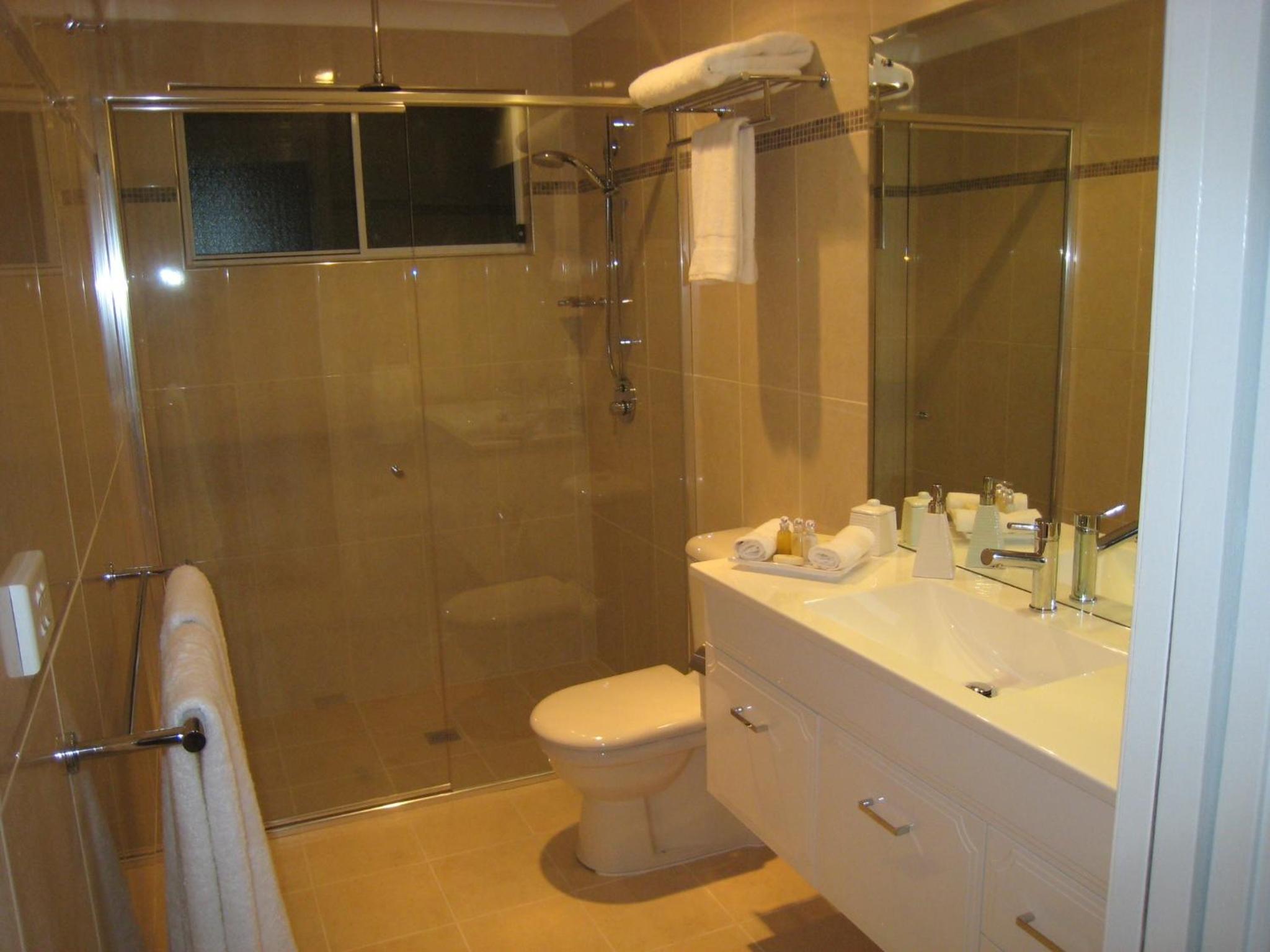 King Suite - Photo 3