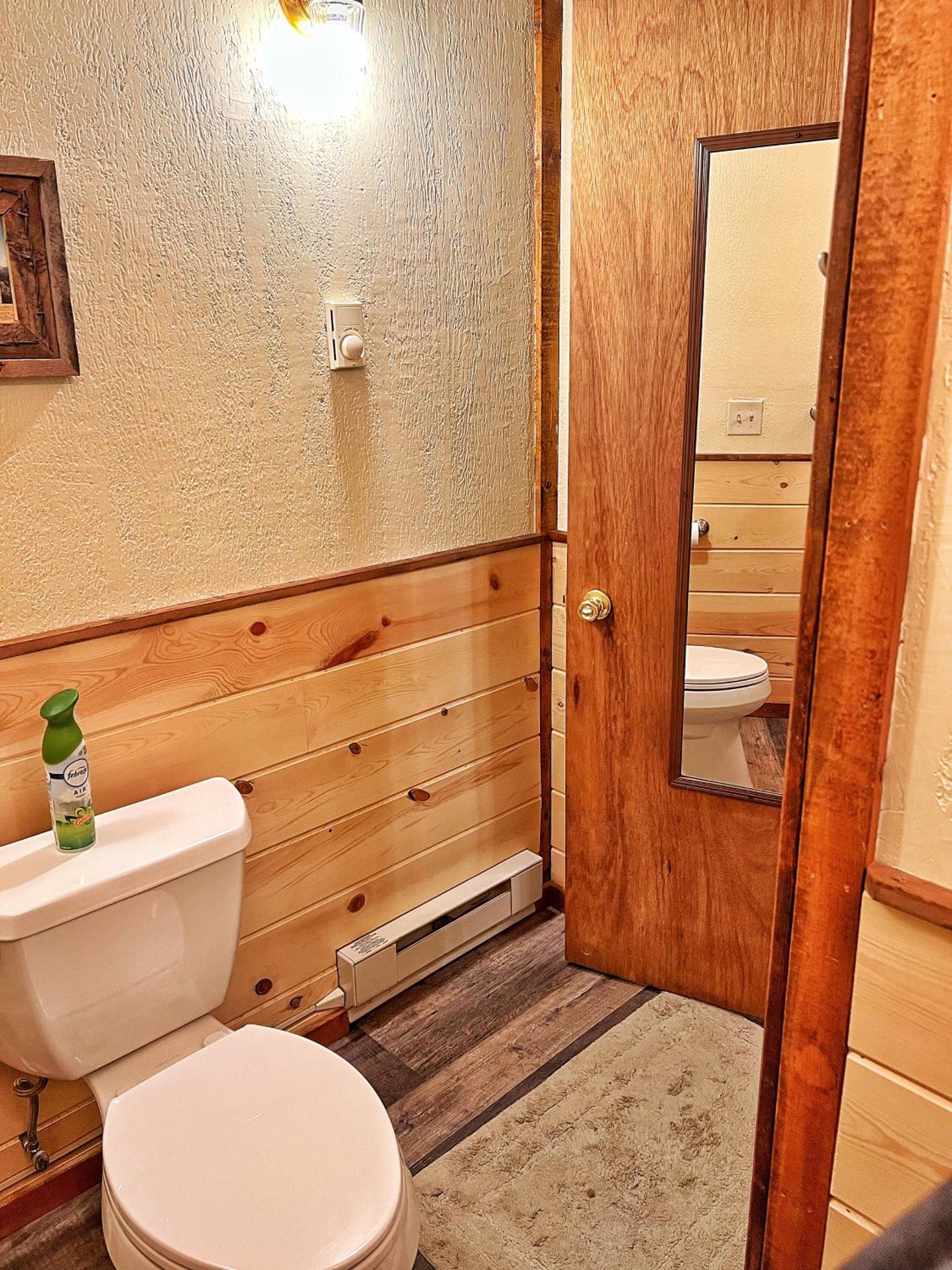 Queen Room photo 2
