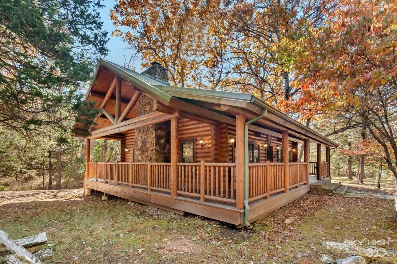 Cattail One-Bedroom Cottage with Spa Bath – Lake View photo 2
