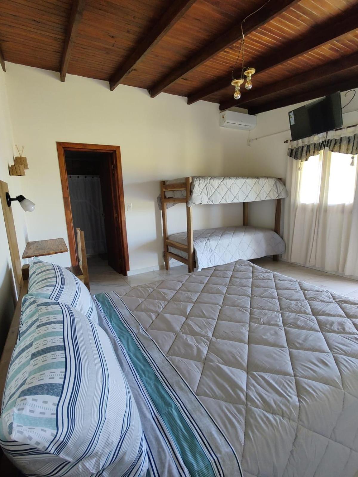 Quadruple Room with Private Bathroom photo 3