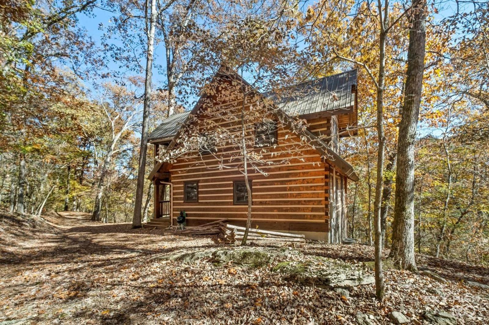 Elk Lodge One-Bedroom Cottage with Spa Bath – Forest View photo 2