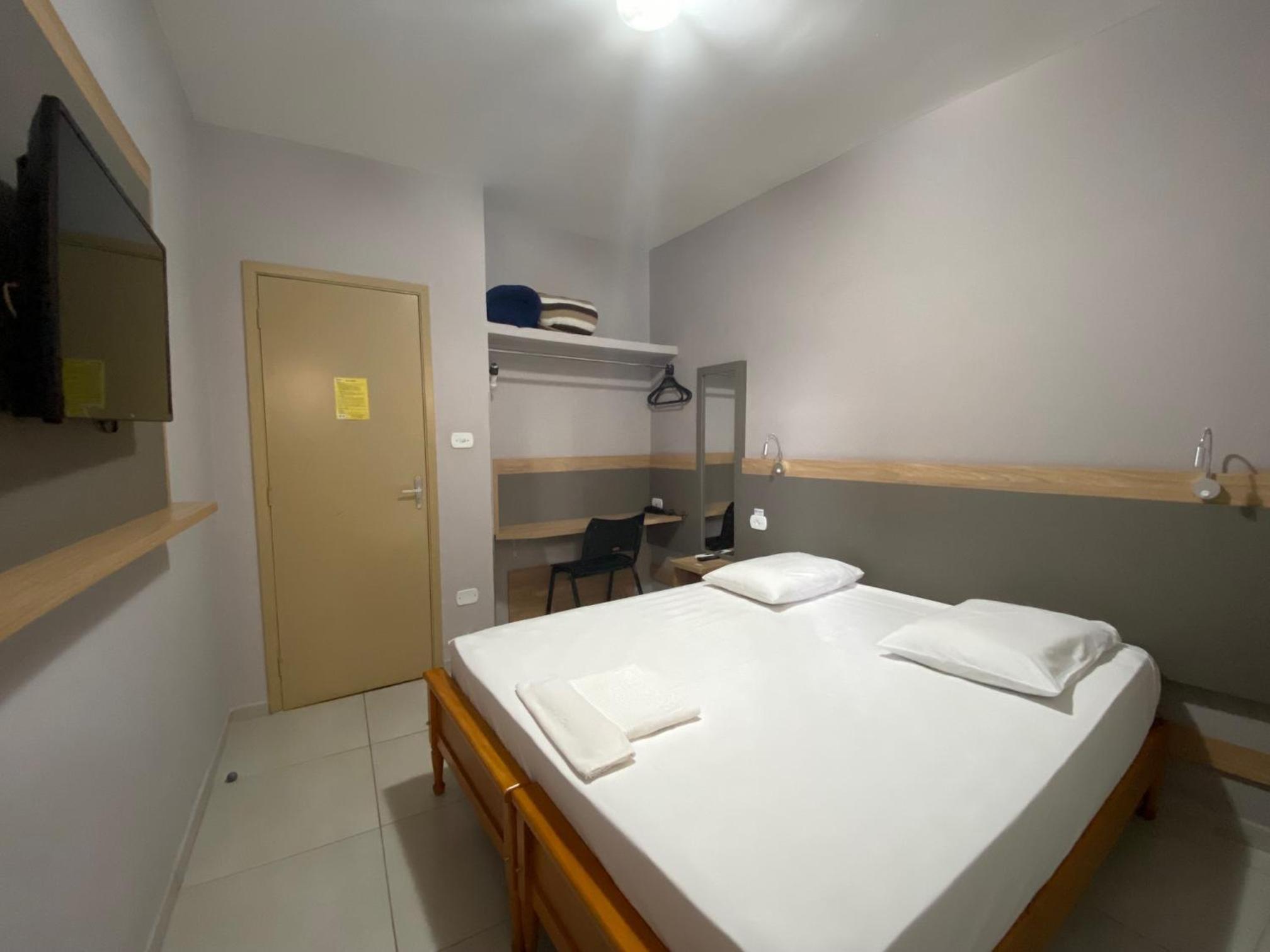 Standard Twin Room photo 2