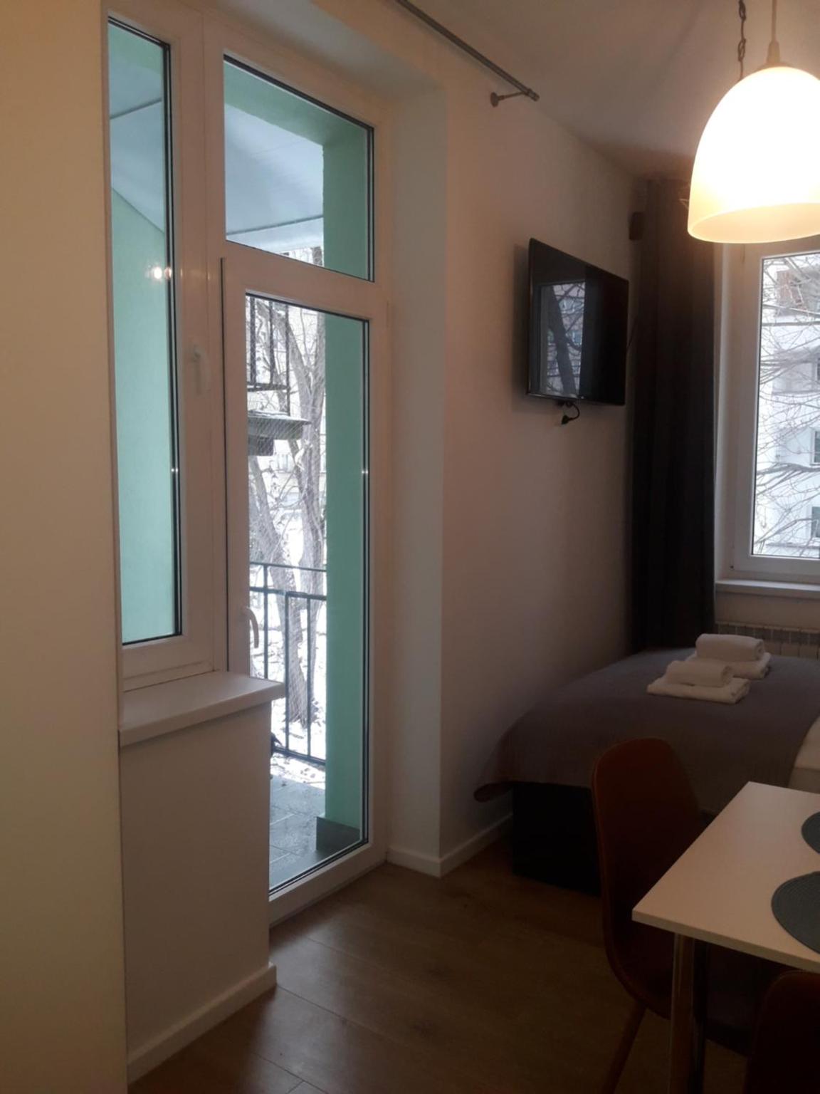 Apartment with Balcony - Photo 3