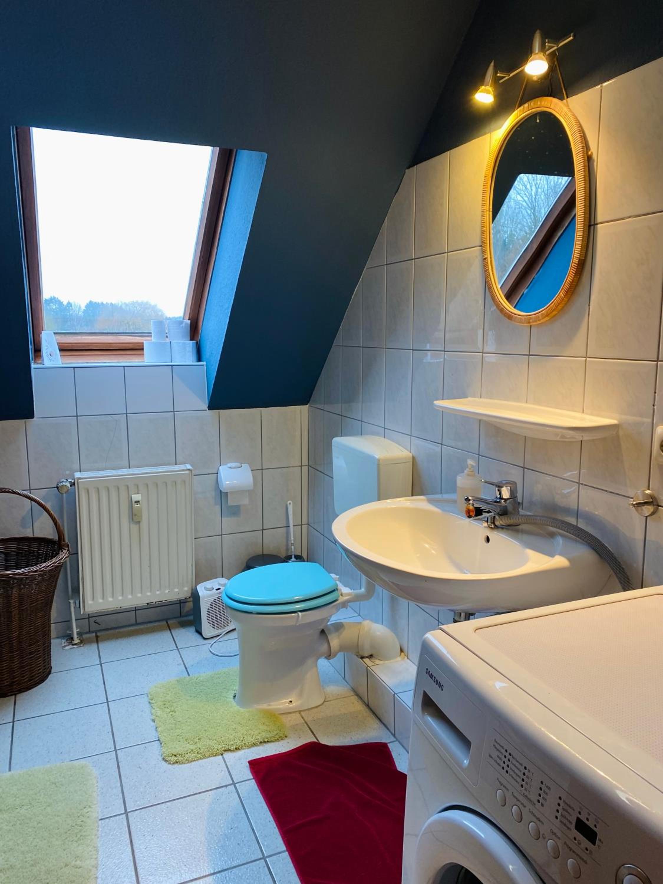 Apartment - Attic - Photo 2
