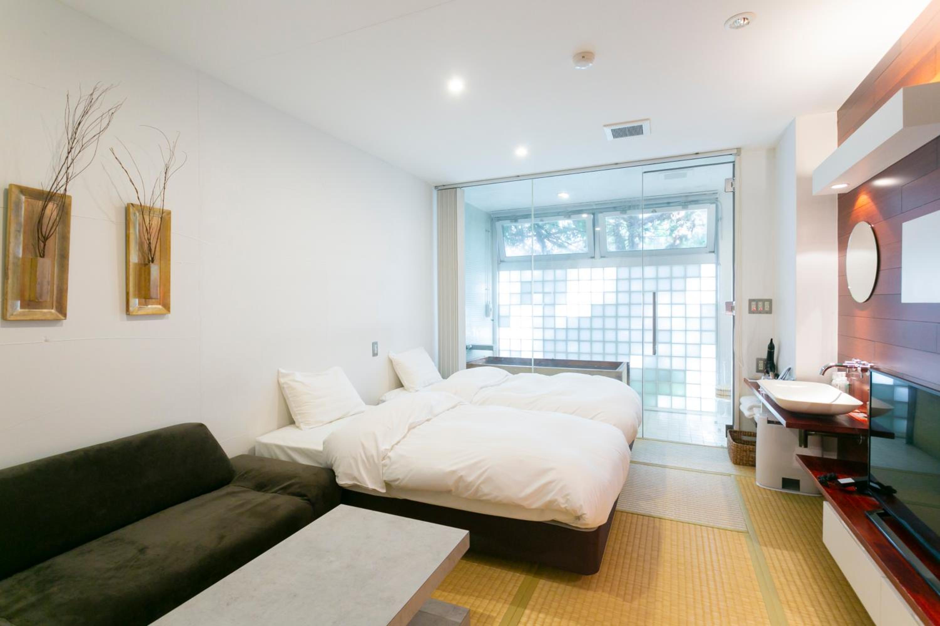 Twin Room with Tatami Area and Private Hot Spring Bath - Kaede photo 2