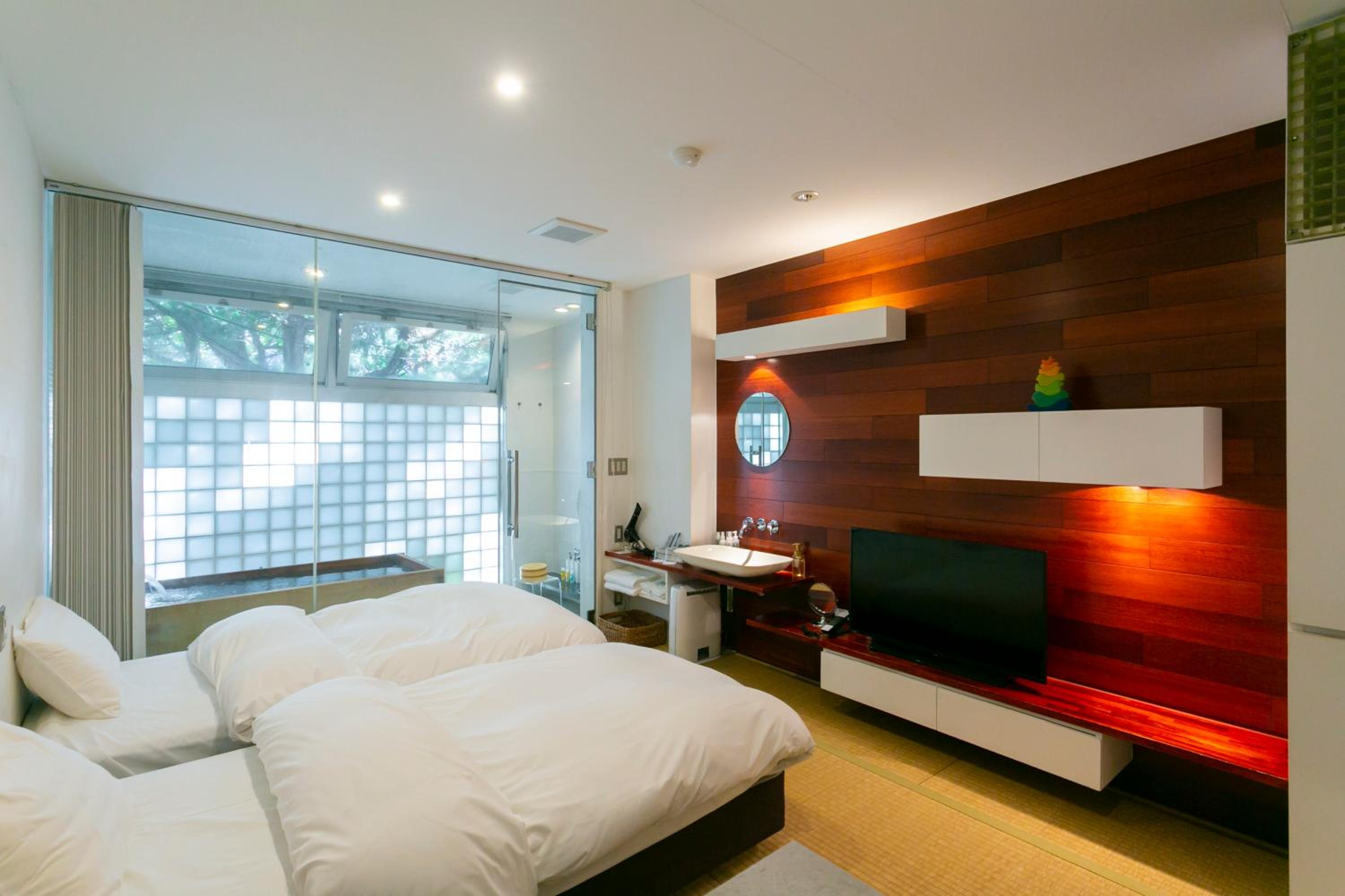 Twin Room with Tatami Area and Private Hot Spring Bath - Kaede photo 1