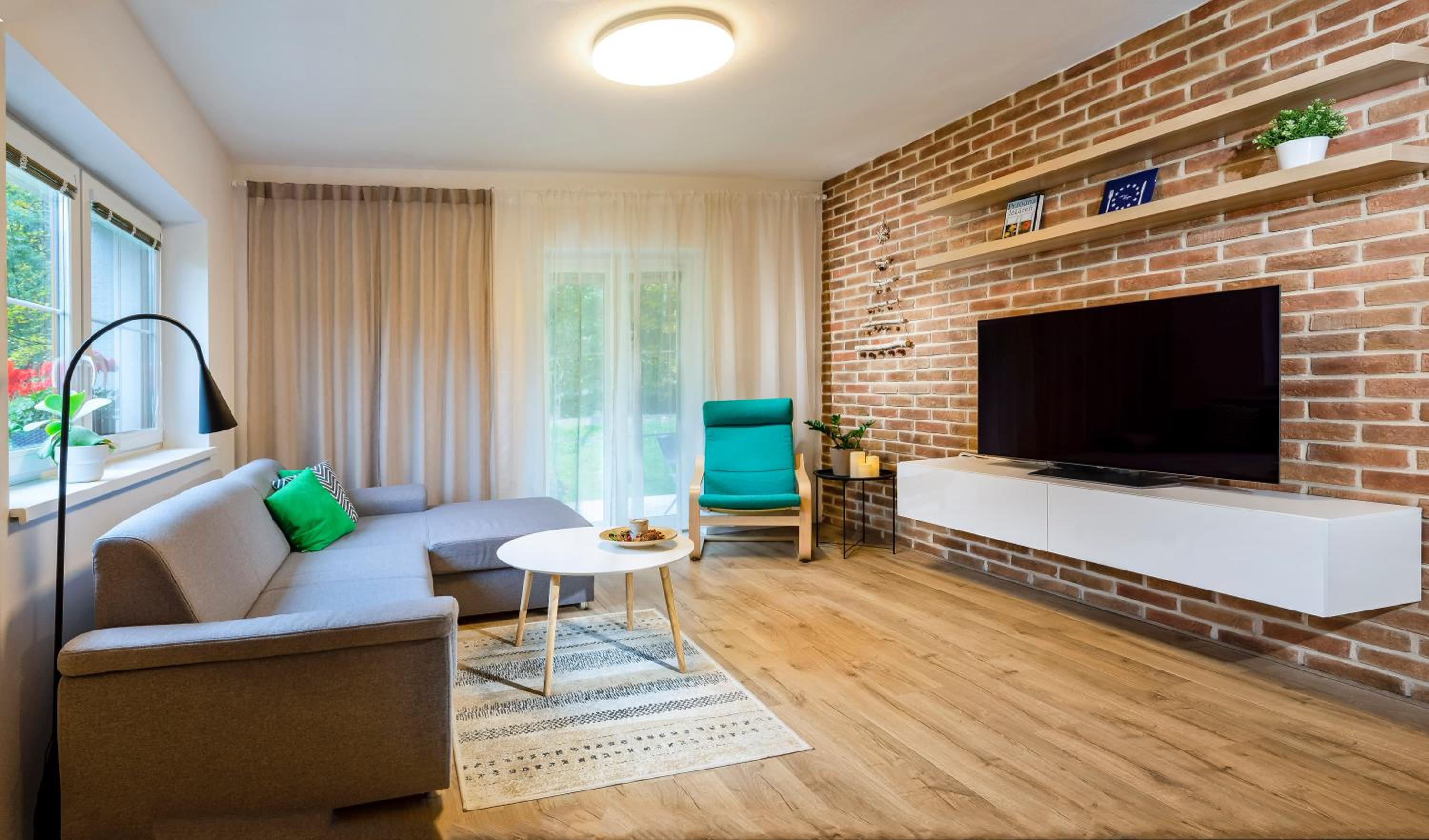 One-Bedroom Apartment with Terrace photo 1