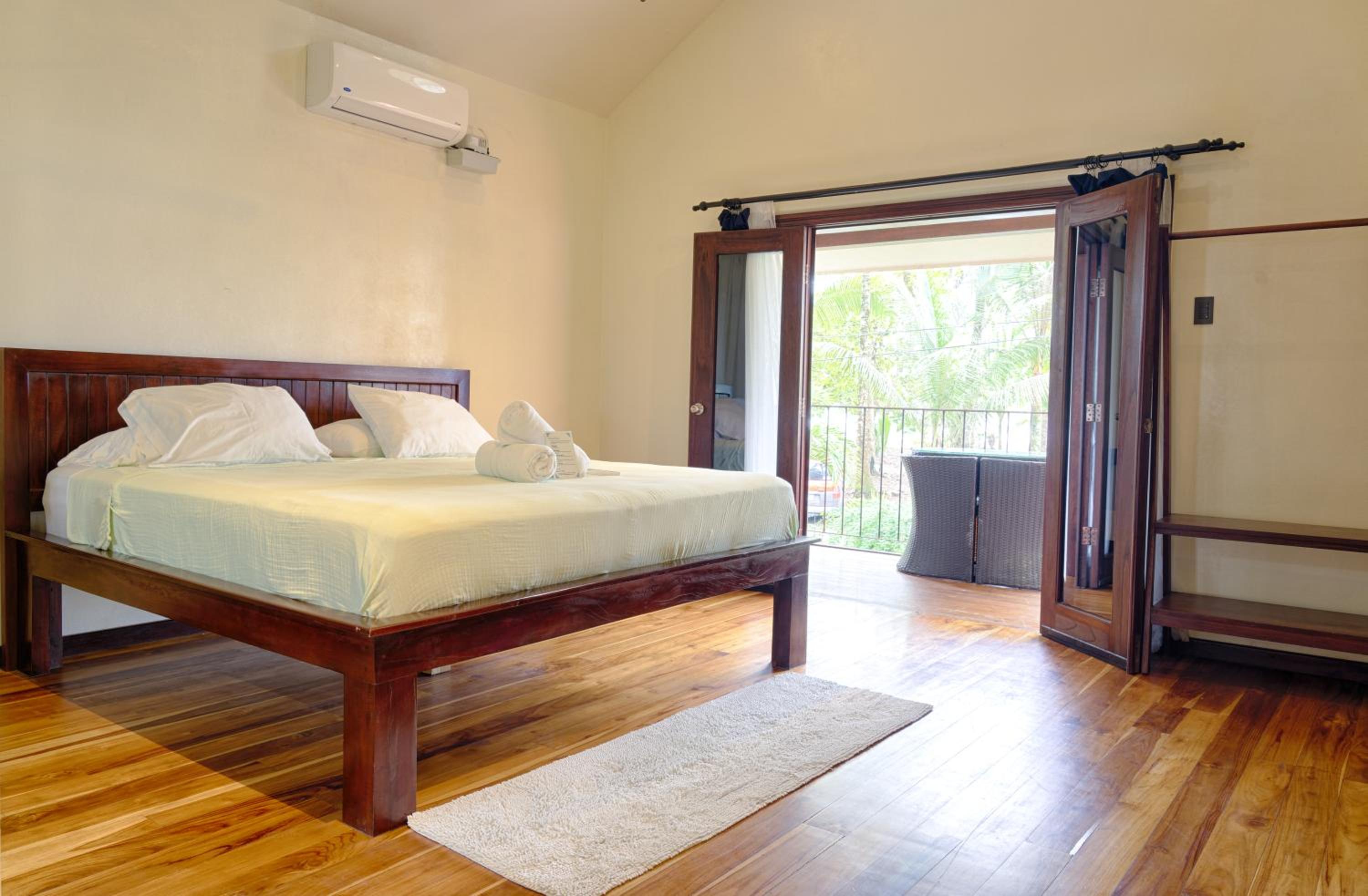 King Room With Balcony