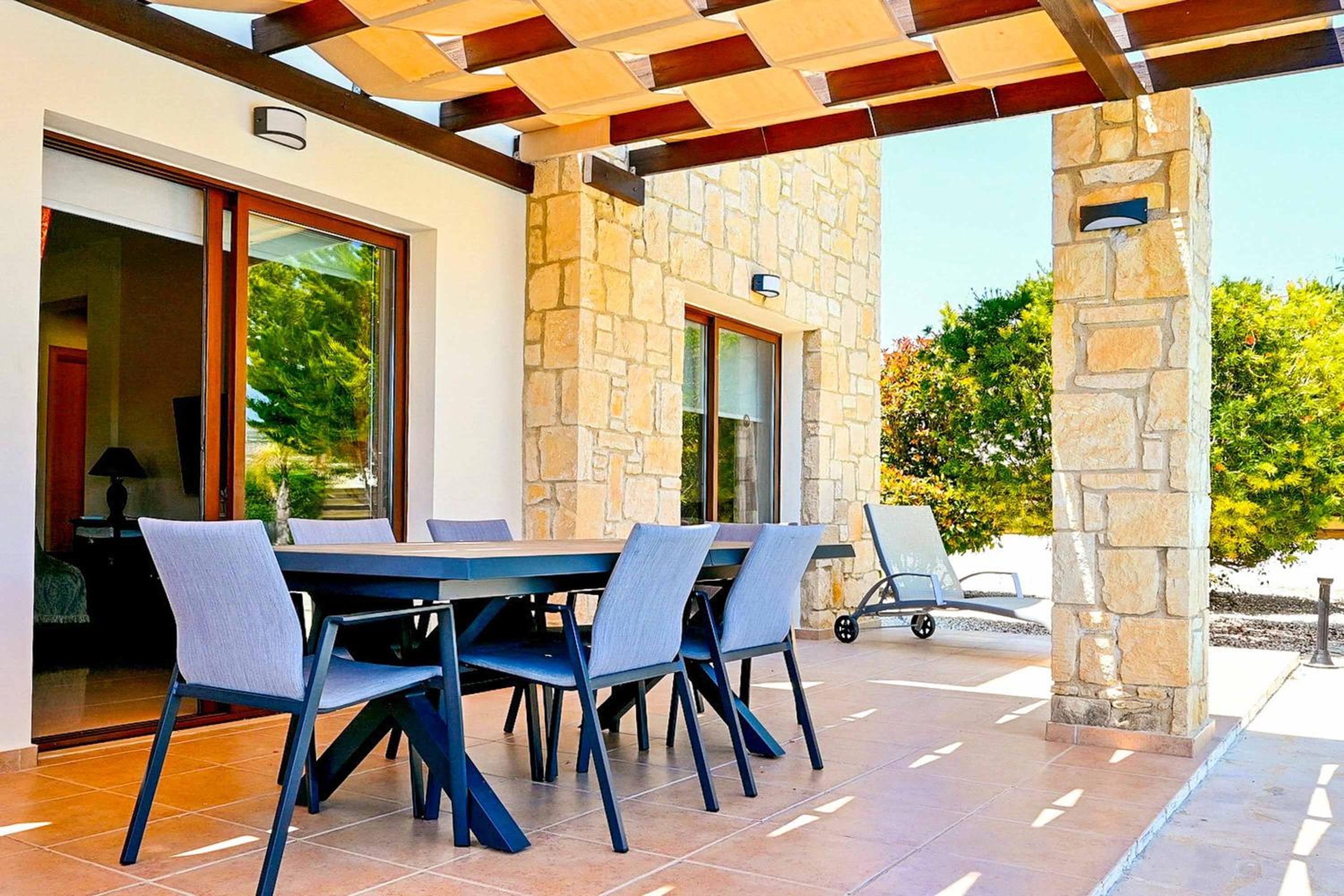 Villa photo 2