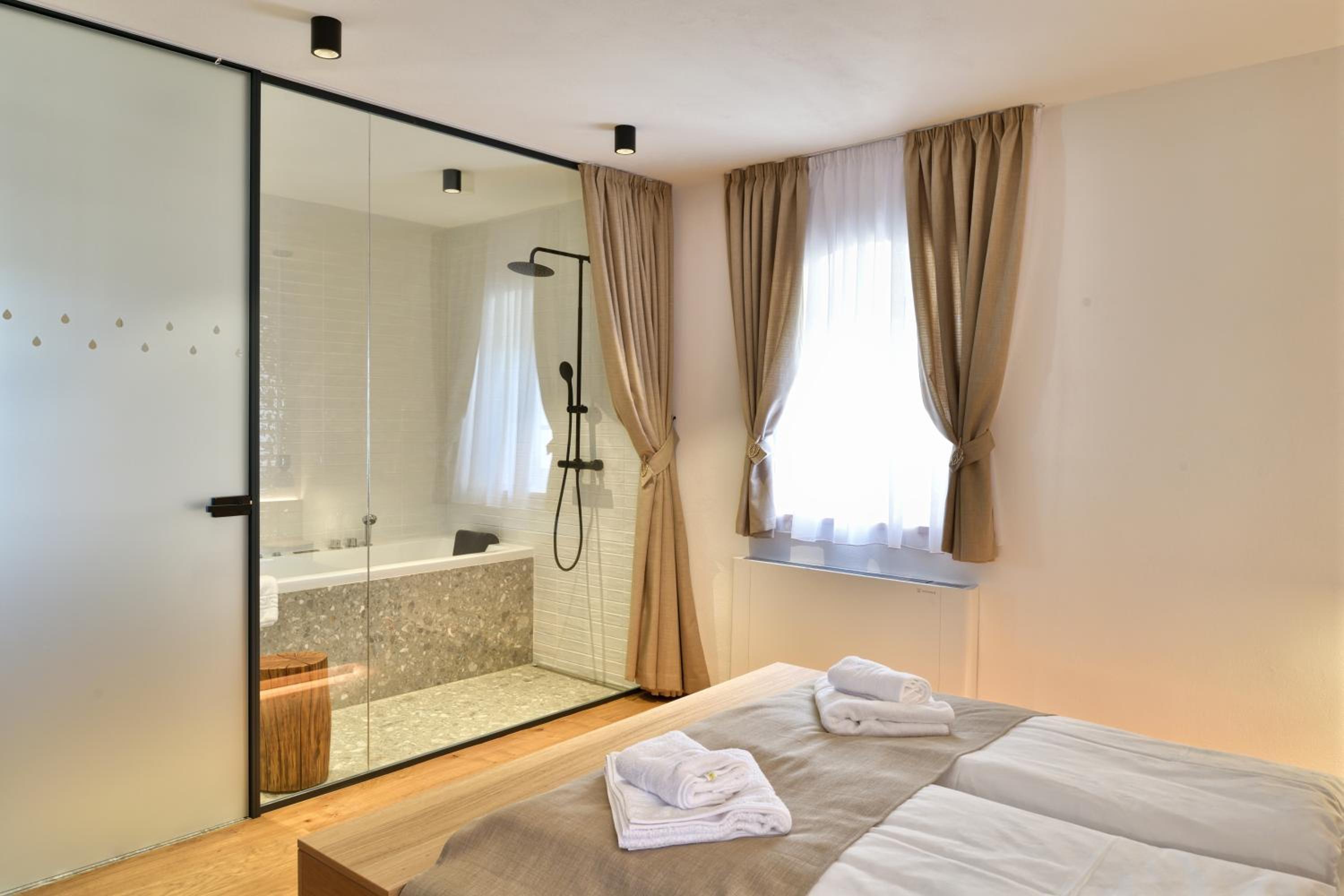 Deluxe Double Room - Photo 6
