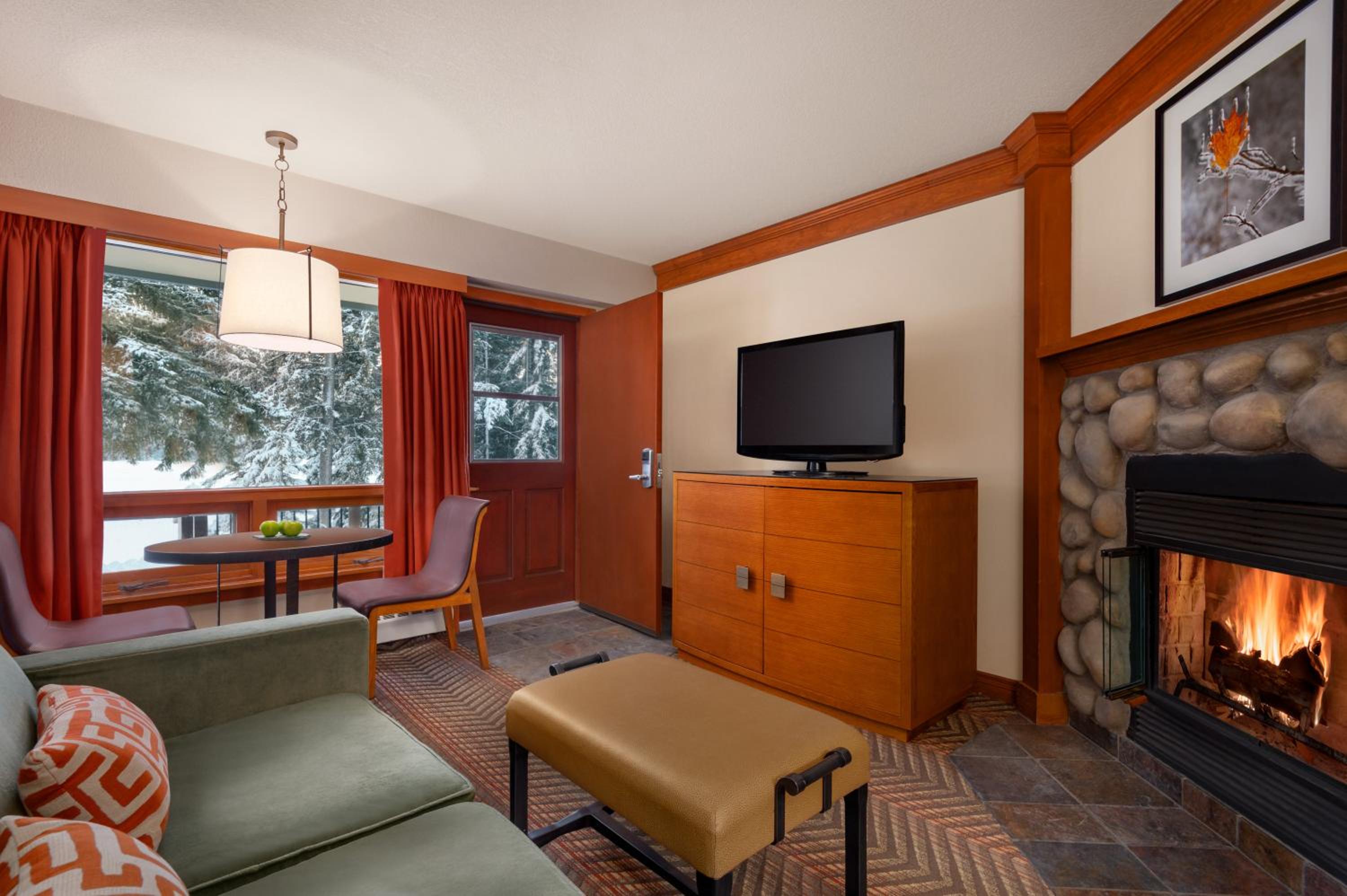 Junior Suite with Two Double Beds and Fireplace