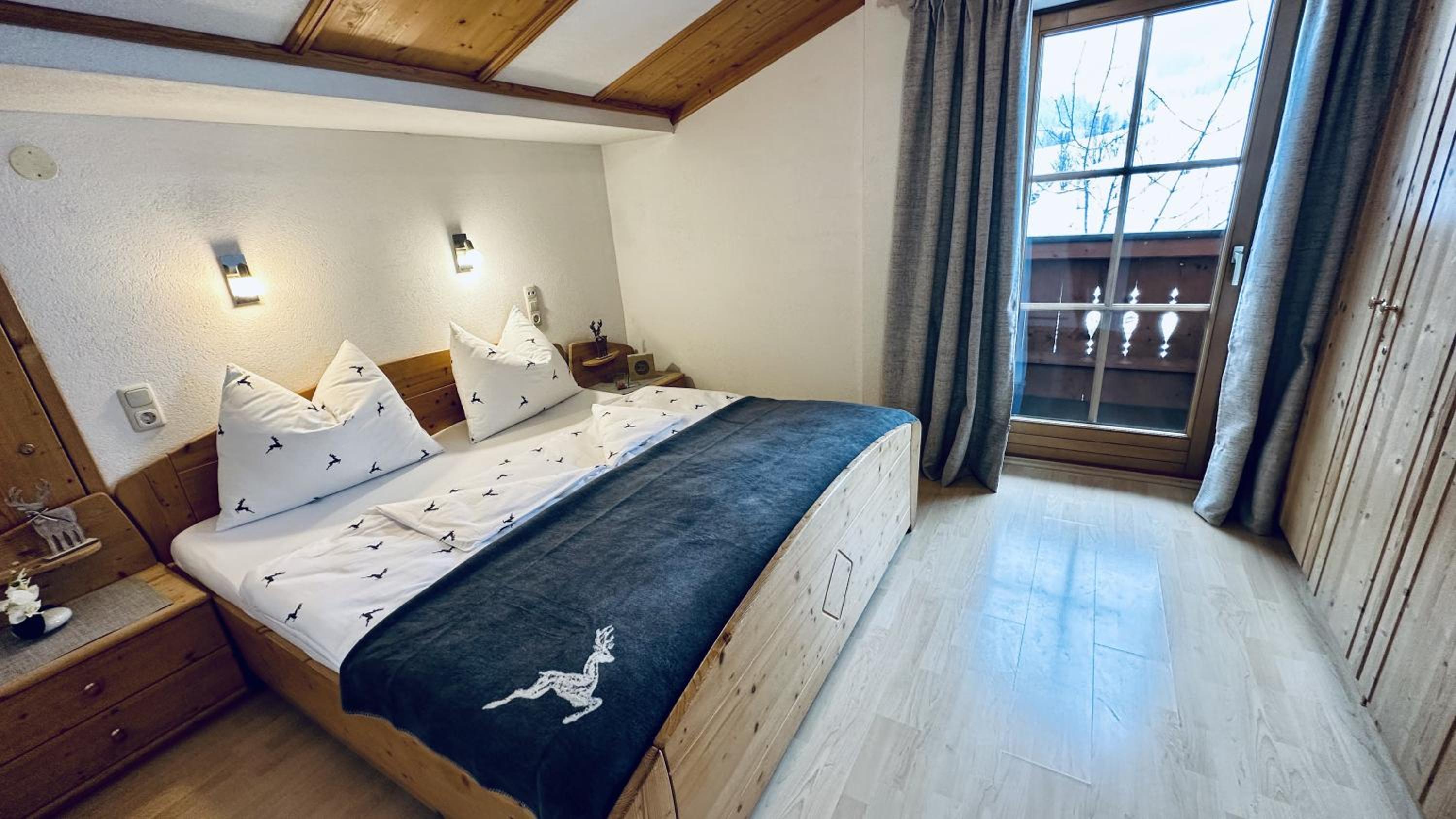 Two-Bedroom Deluxe Apartment with Balcony photo 1