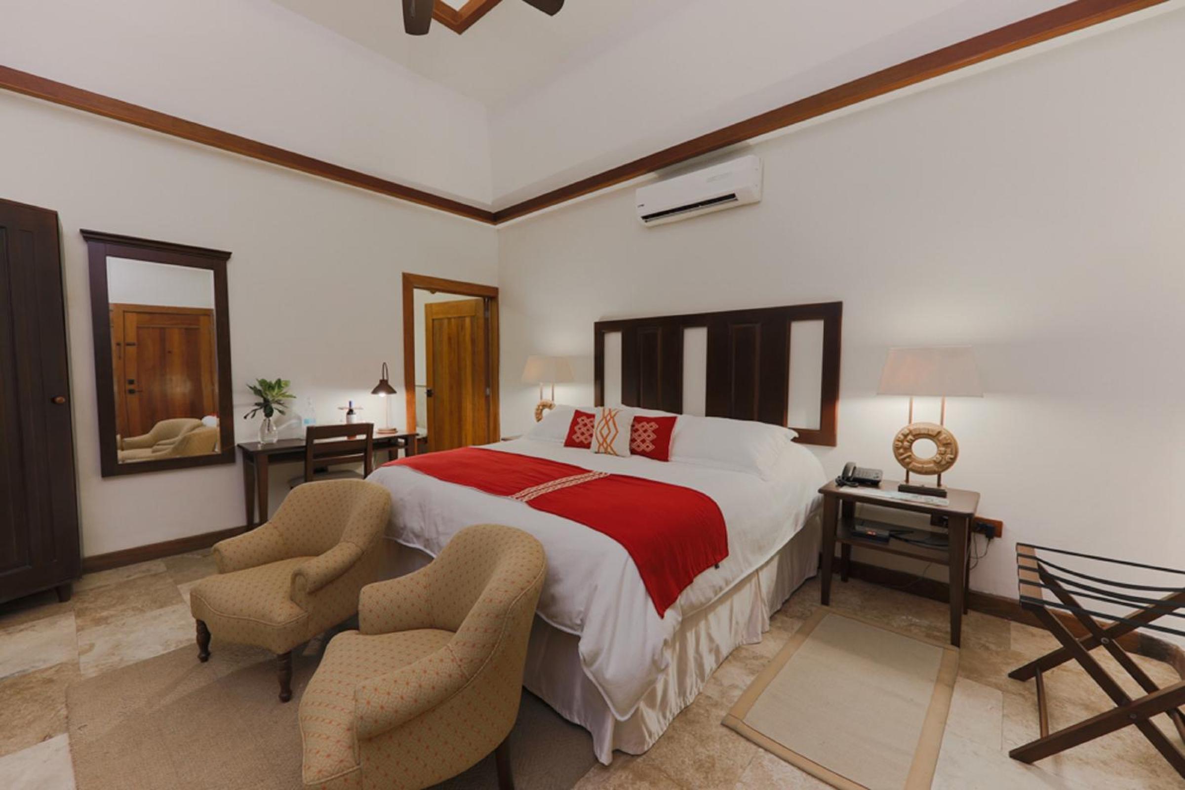 Lake View Jr Suite King - Photo 24