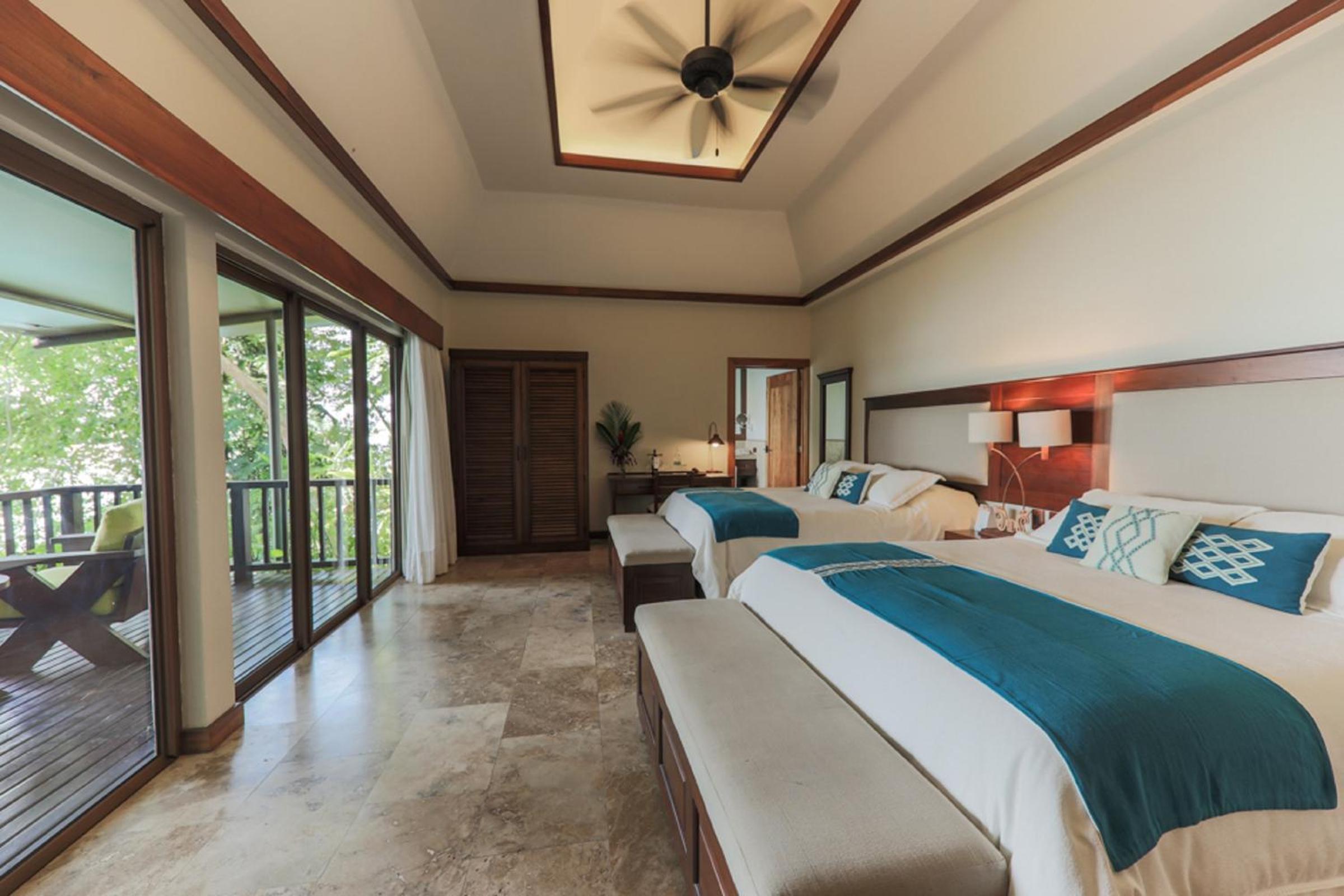 Lake View Jr Suite Queen photo 1