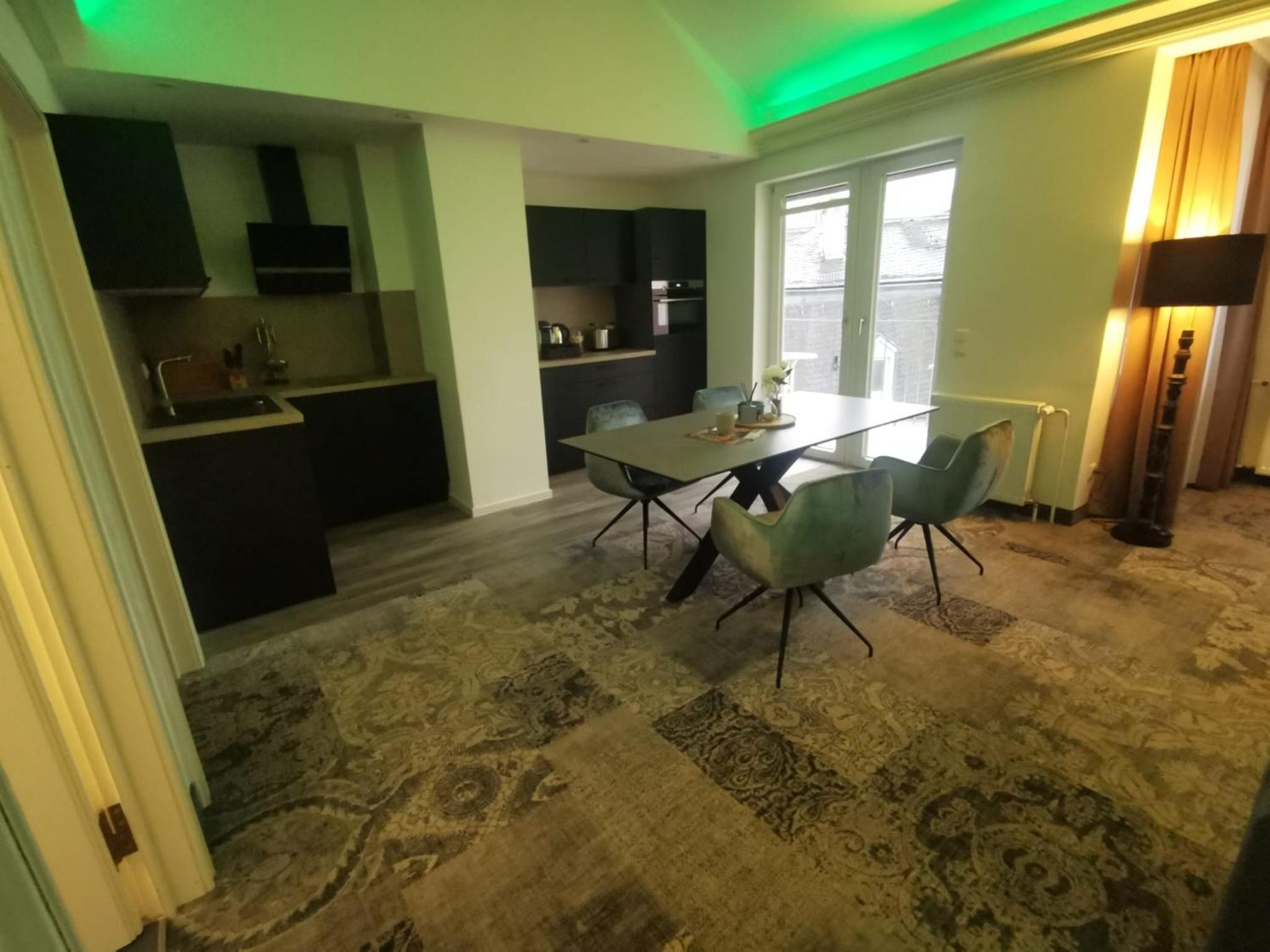 Apartment with Balcony - Photo 5