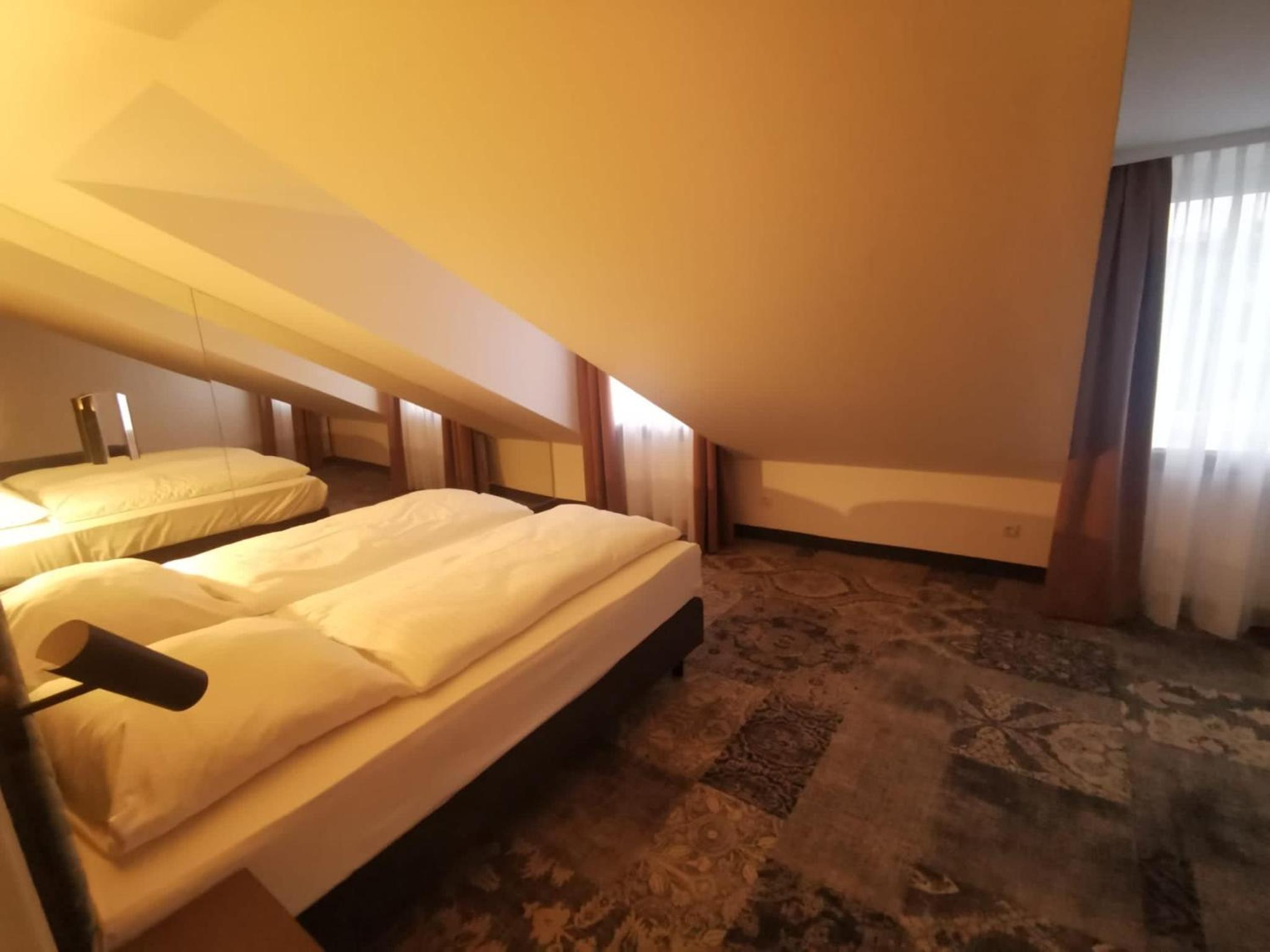 Apartment with Balcony - Photo 4