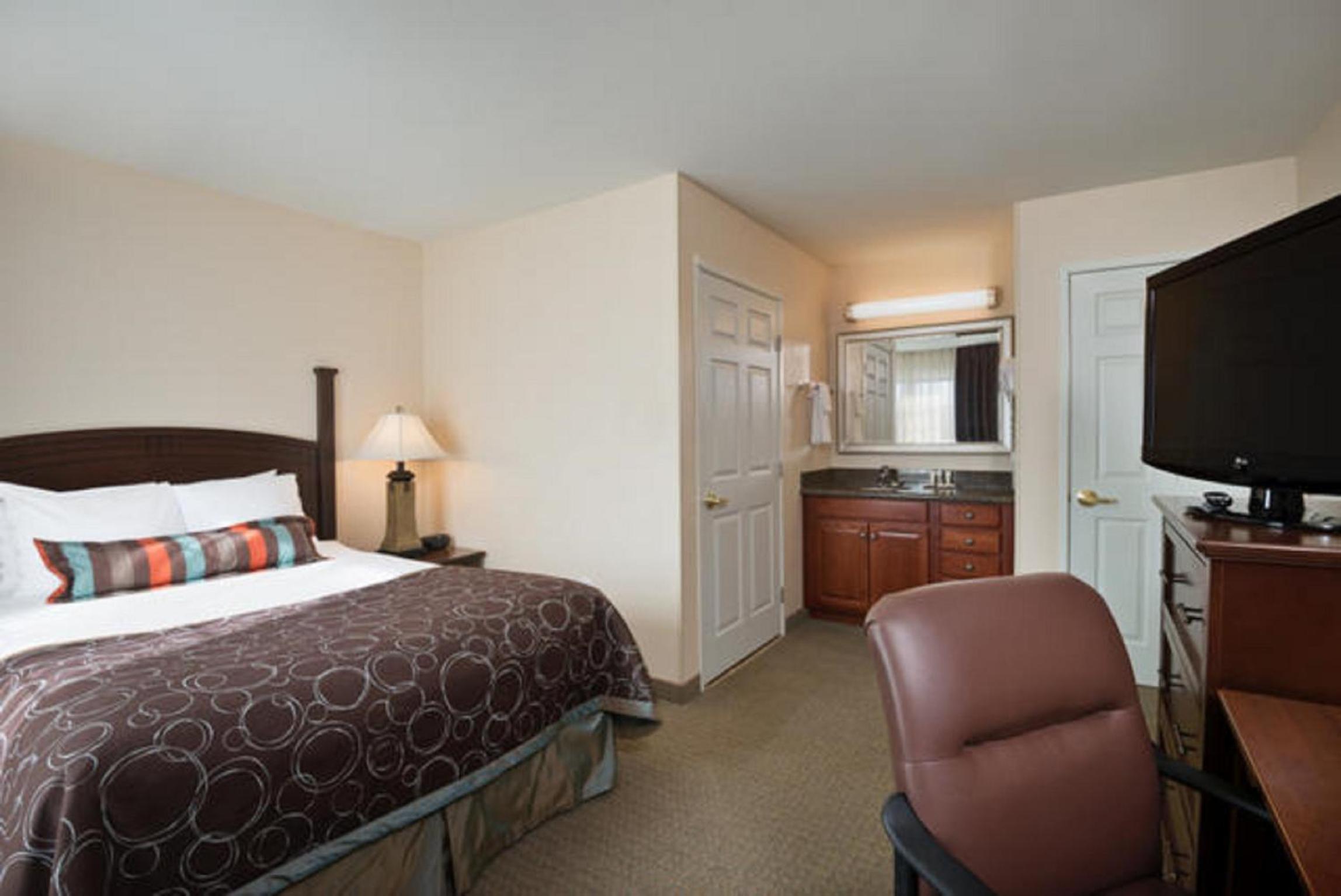 Standard Suite - Photo 3