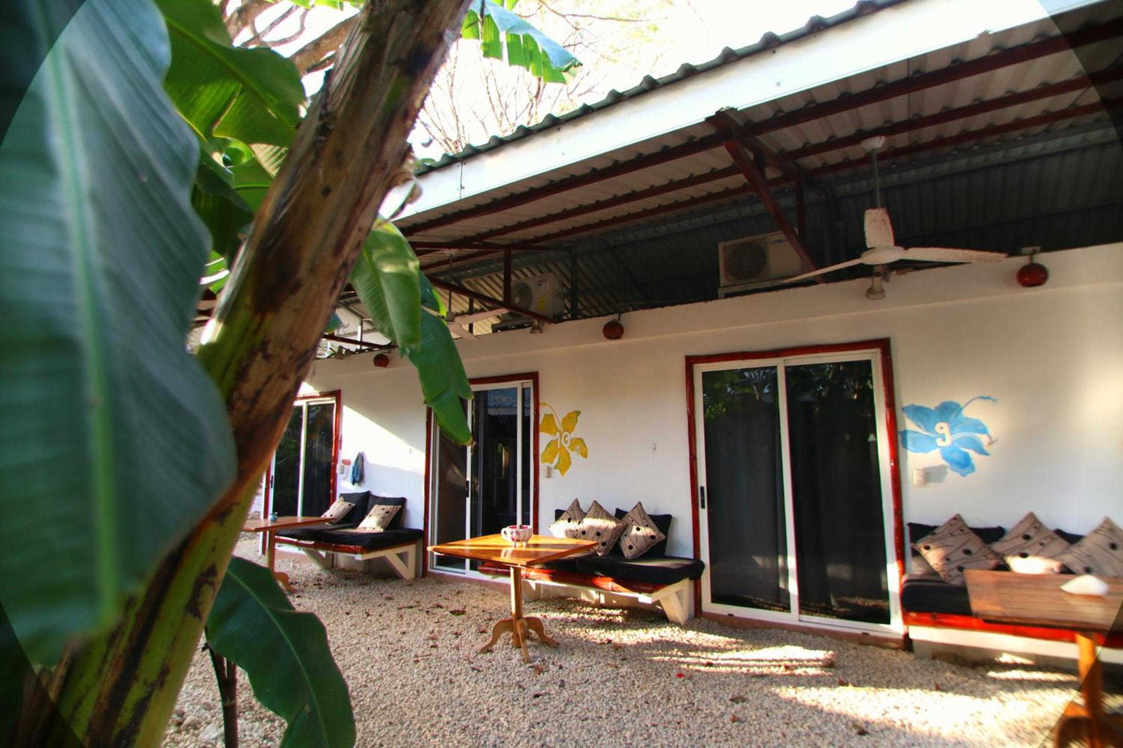 Jungle Room photo 2