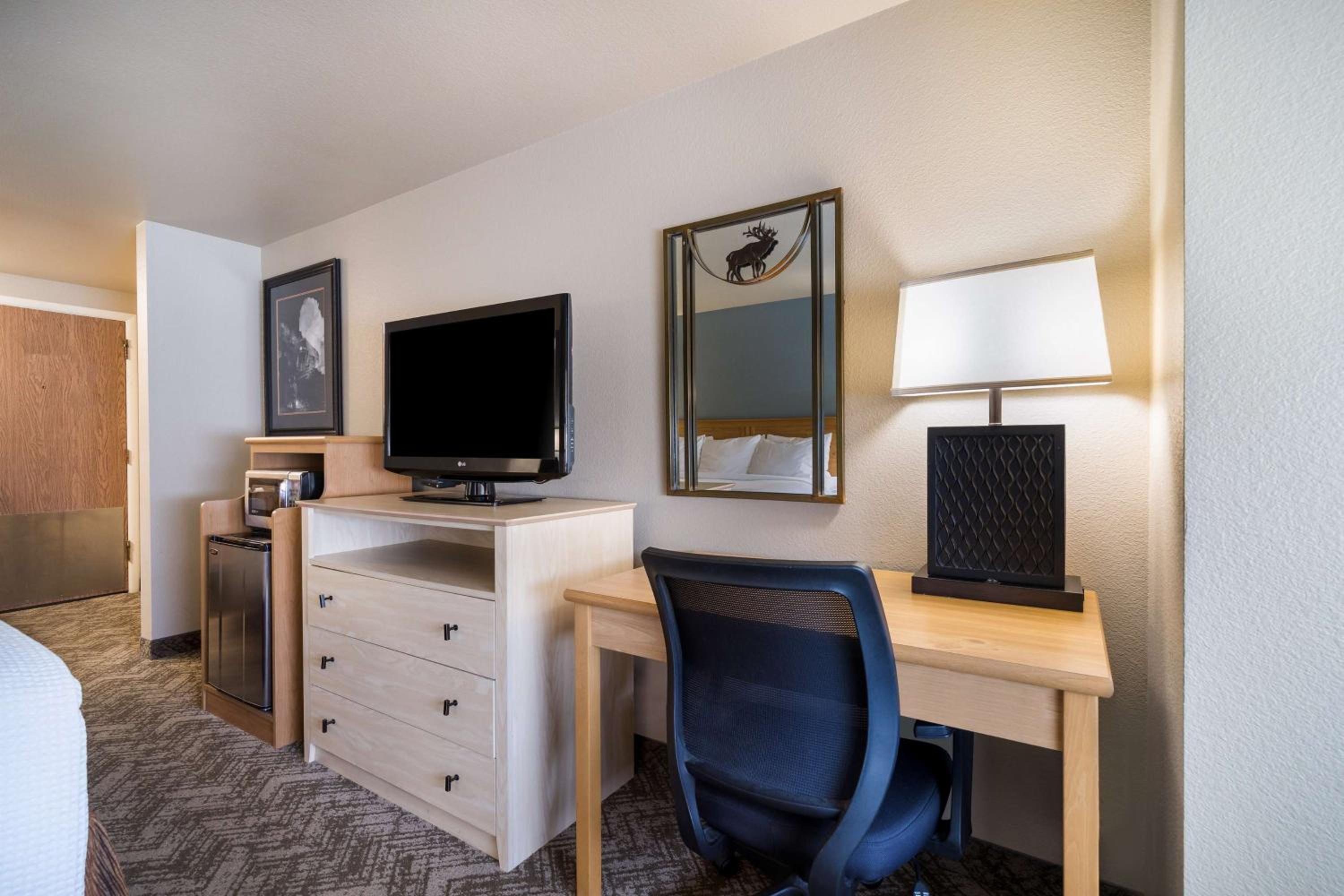 King Room - Non-Smoking photo 2