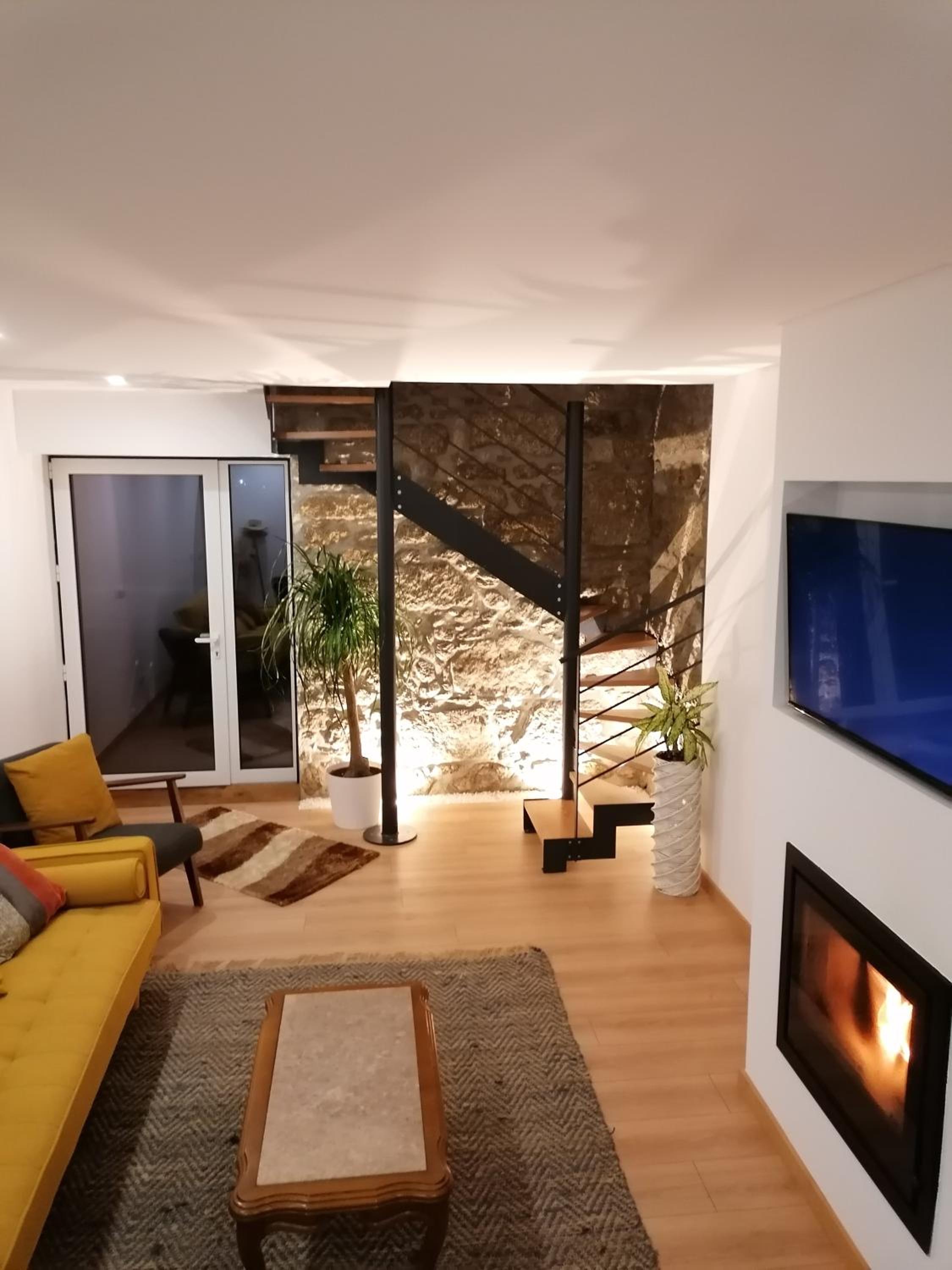 Three-Bedroom House photo 3