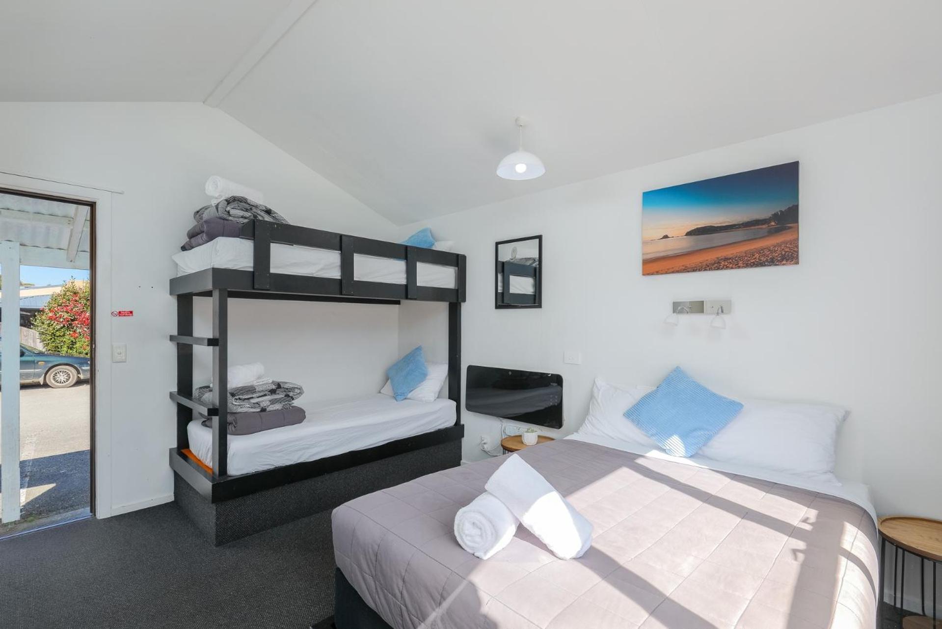 Economy Quadruple Room photo 1