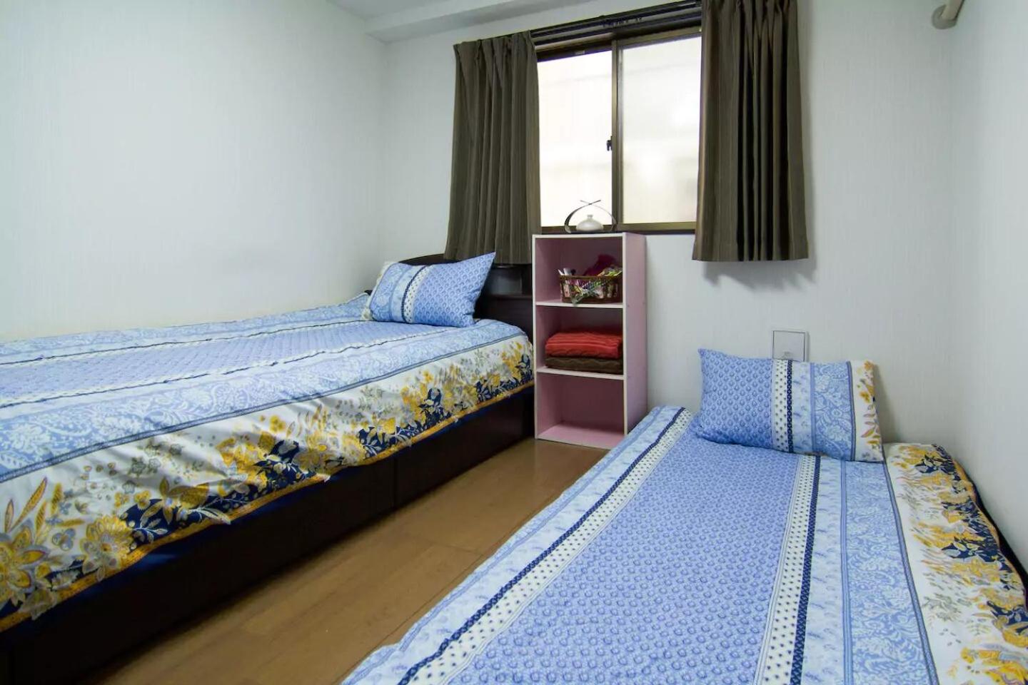 Standard Twin Room with Shared Bathroom photo 2