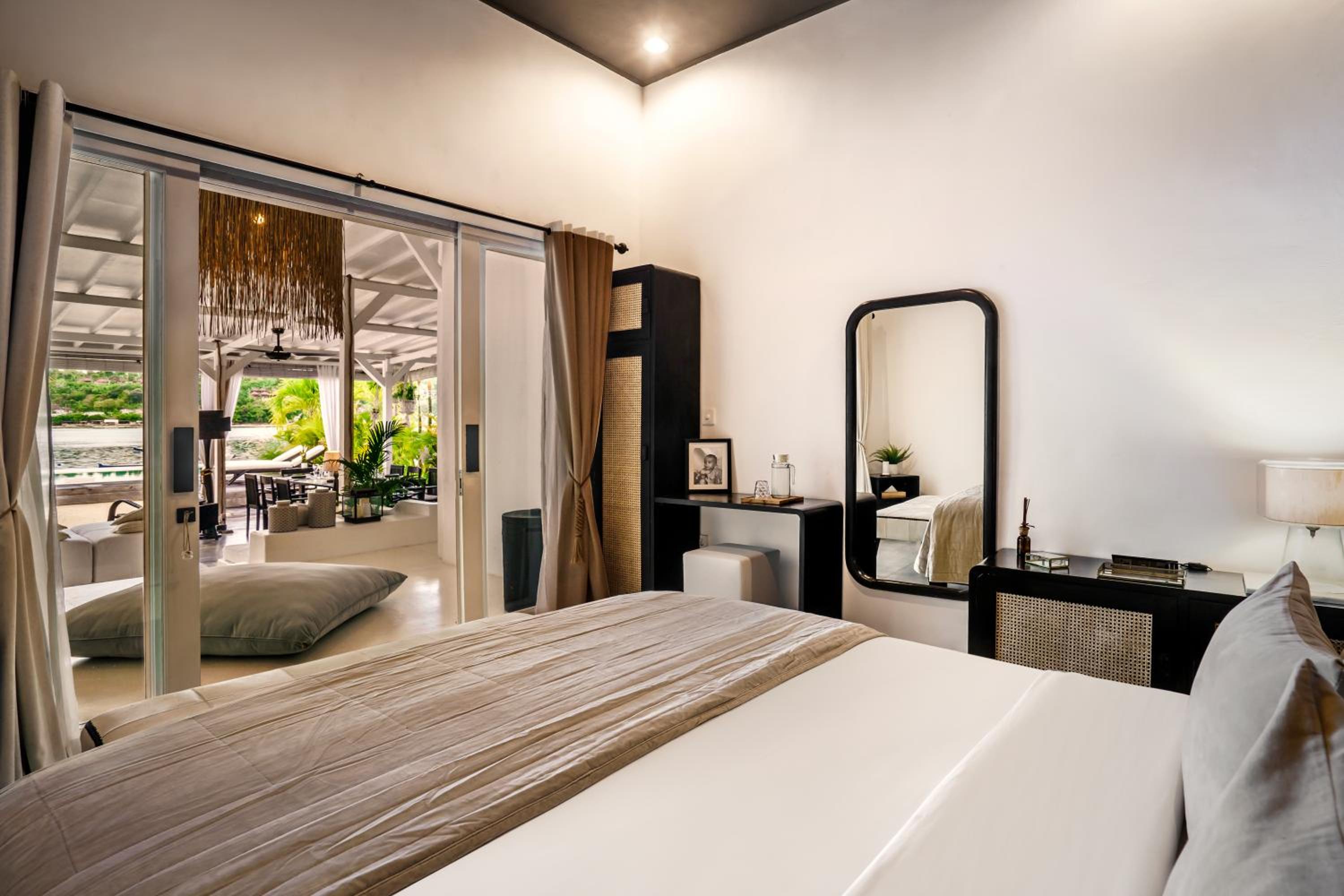 Three-Bedroom Villa photo 1