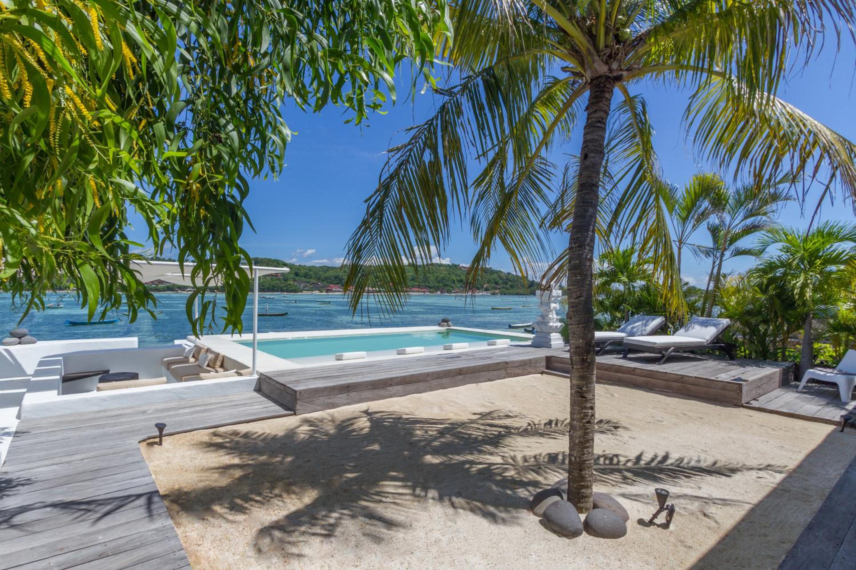 Three-Bedroom Villa photo 2