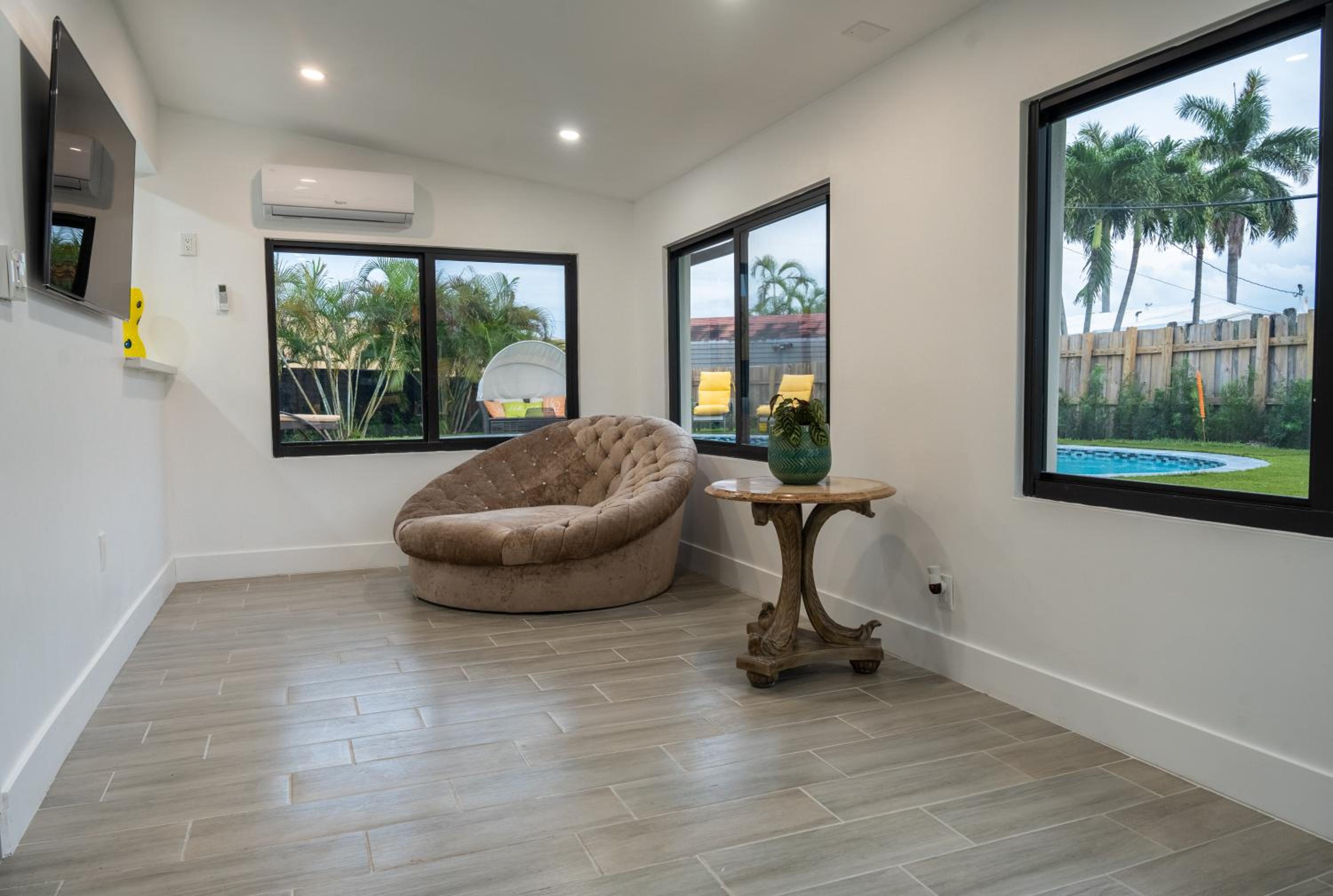 Three-Bedroom House photo 1
