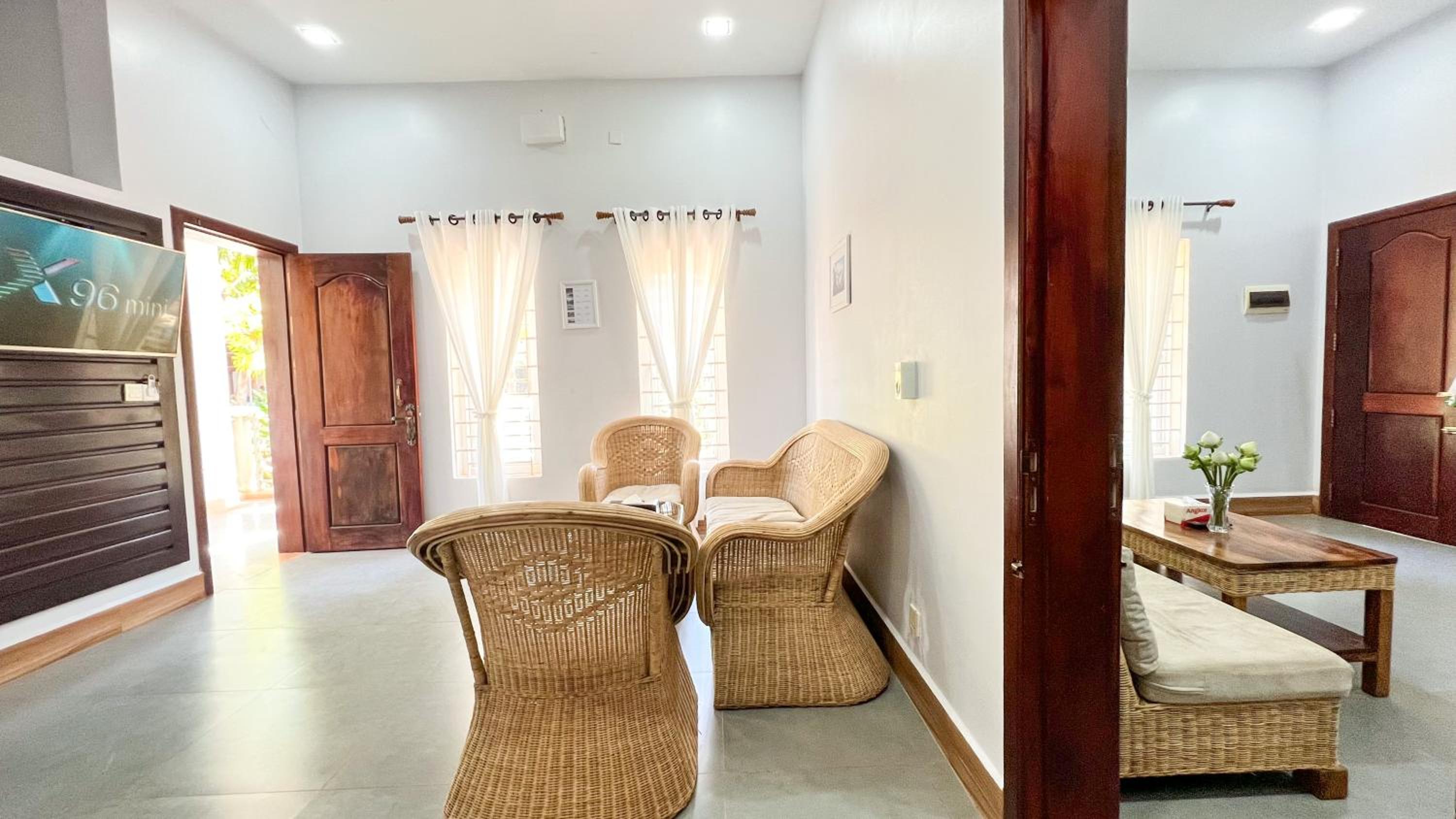 Two-Bedroom Villa - Photo 4
