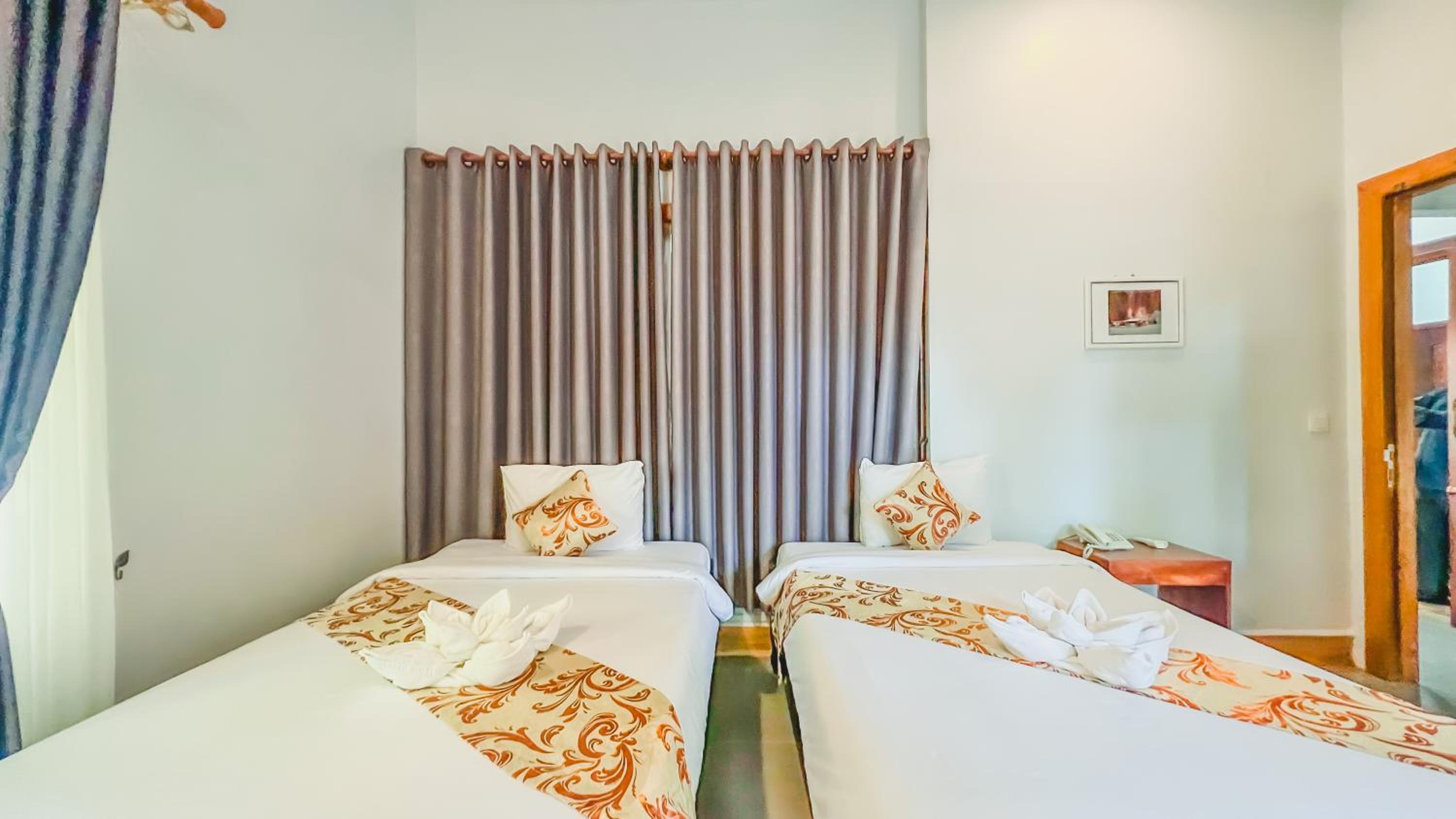 Two-Bedroom Villa - Photo 3