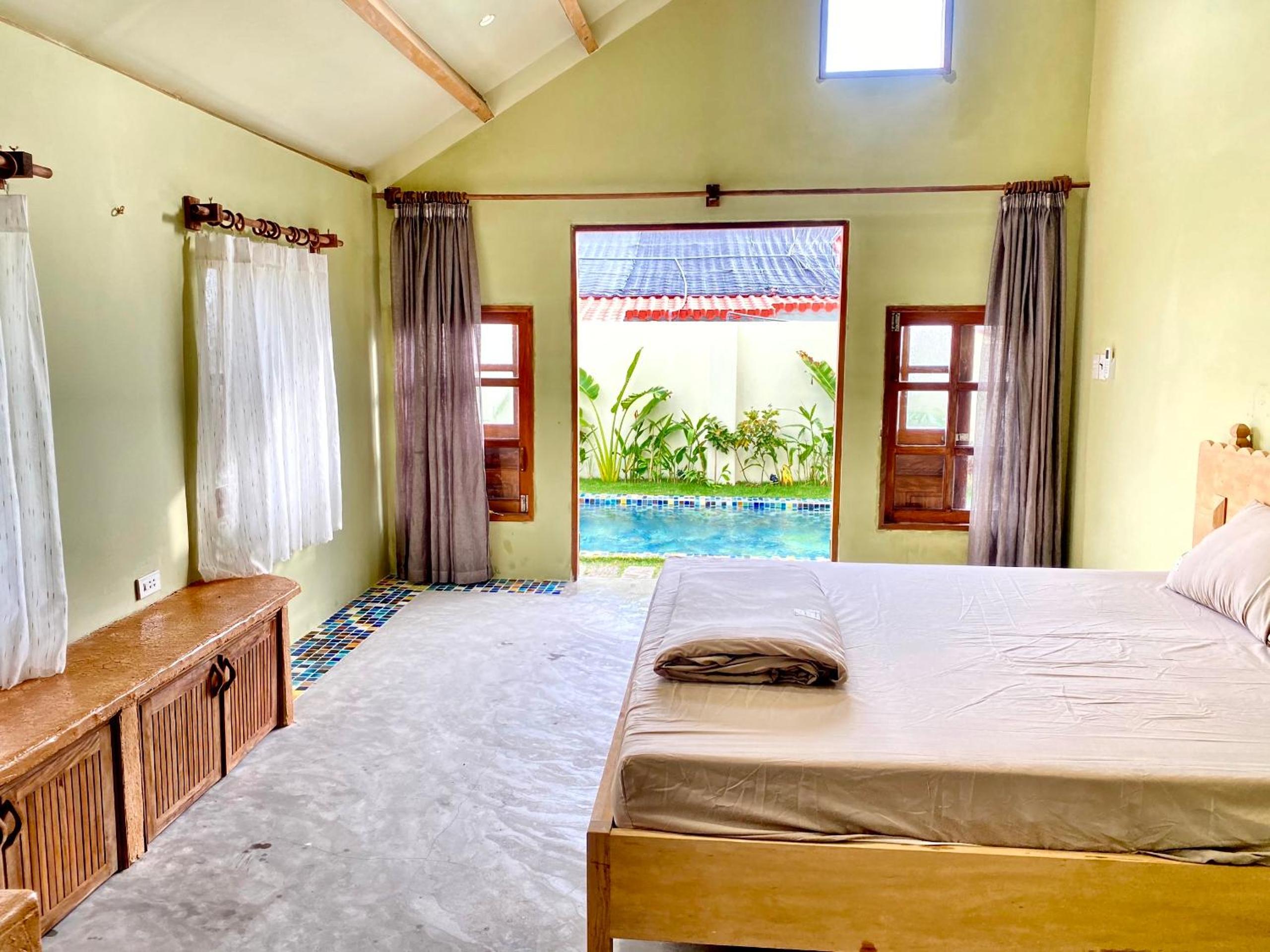 King Room with Pool View photo 2