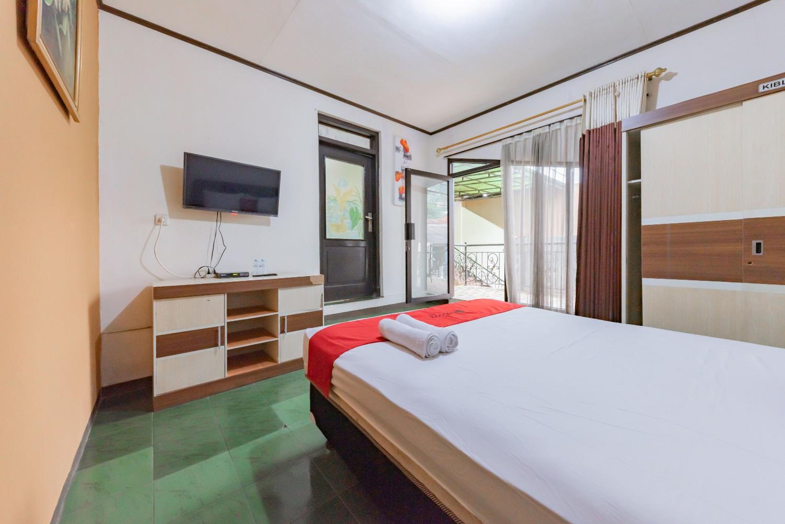 Deluxe Double Room With Balcony photo 2