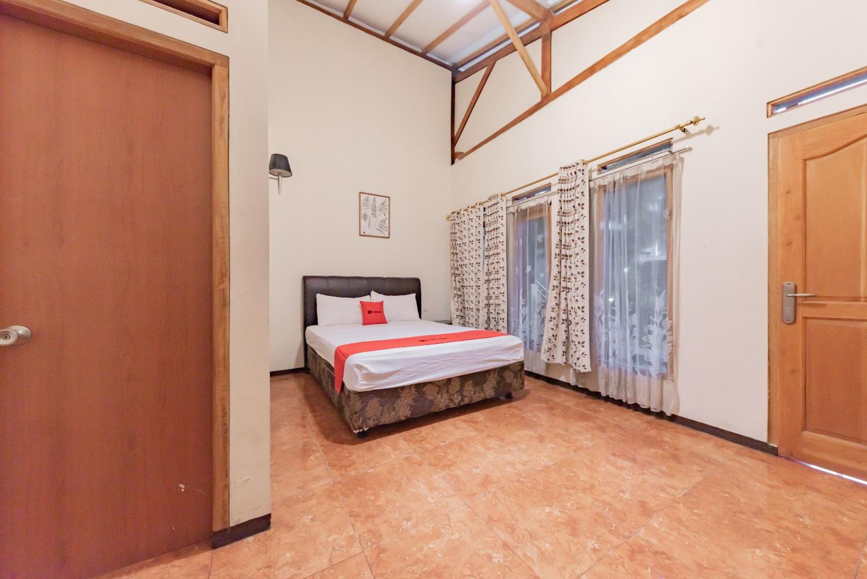 Deluxe Double Room With Balcony photo 1