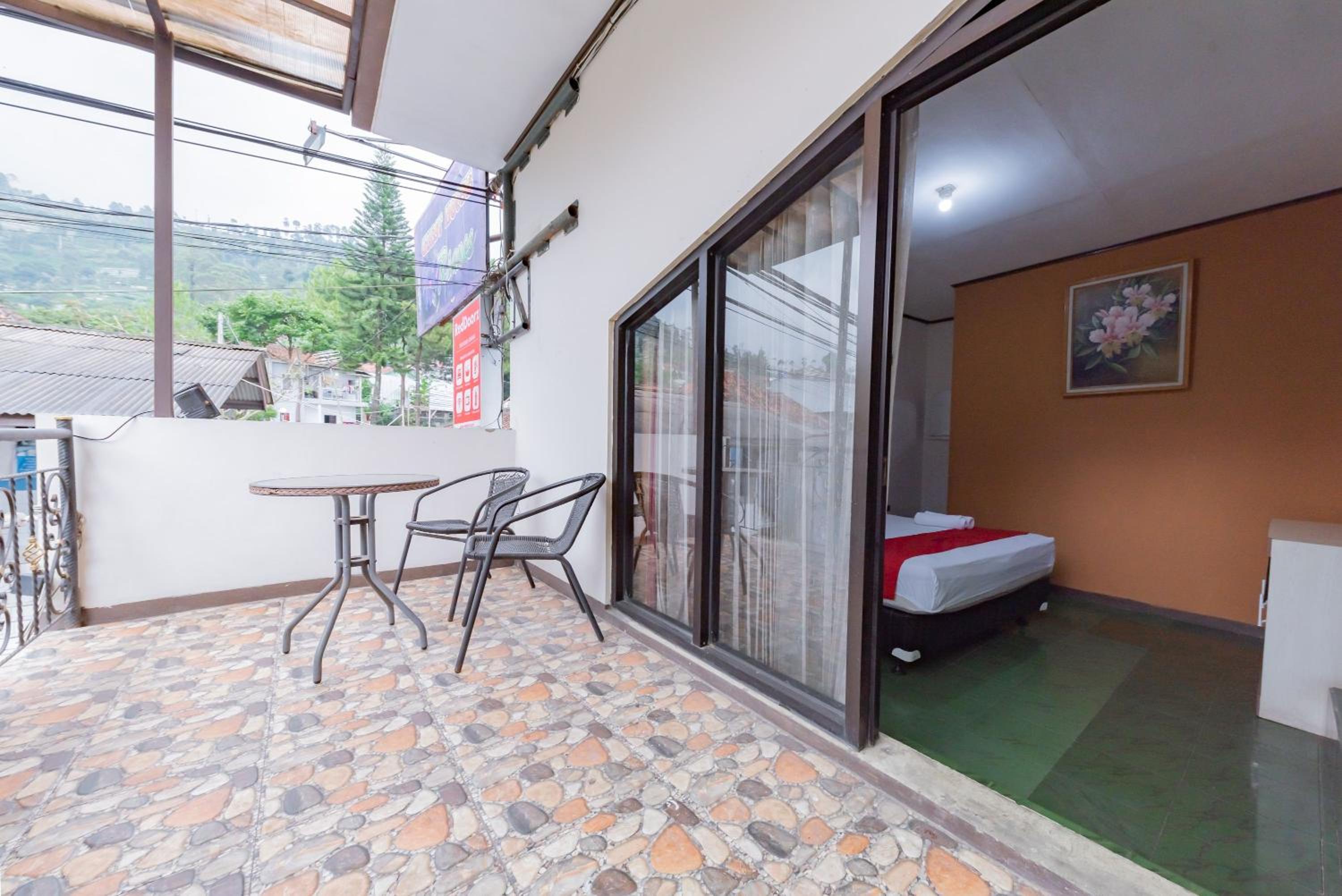 Deluxe Double Room With Balcony photo 3