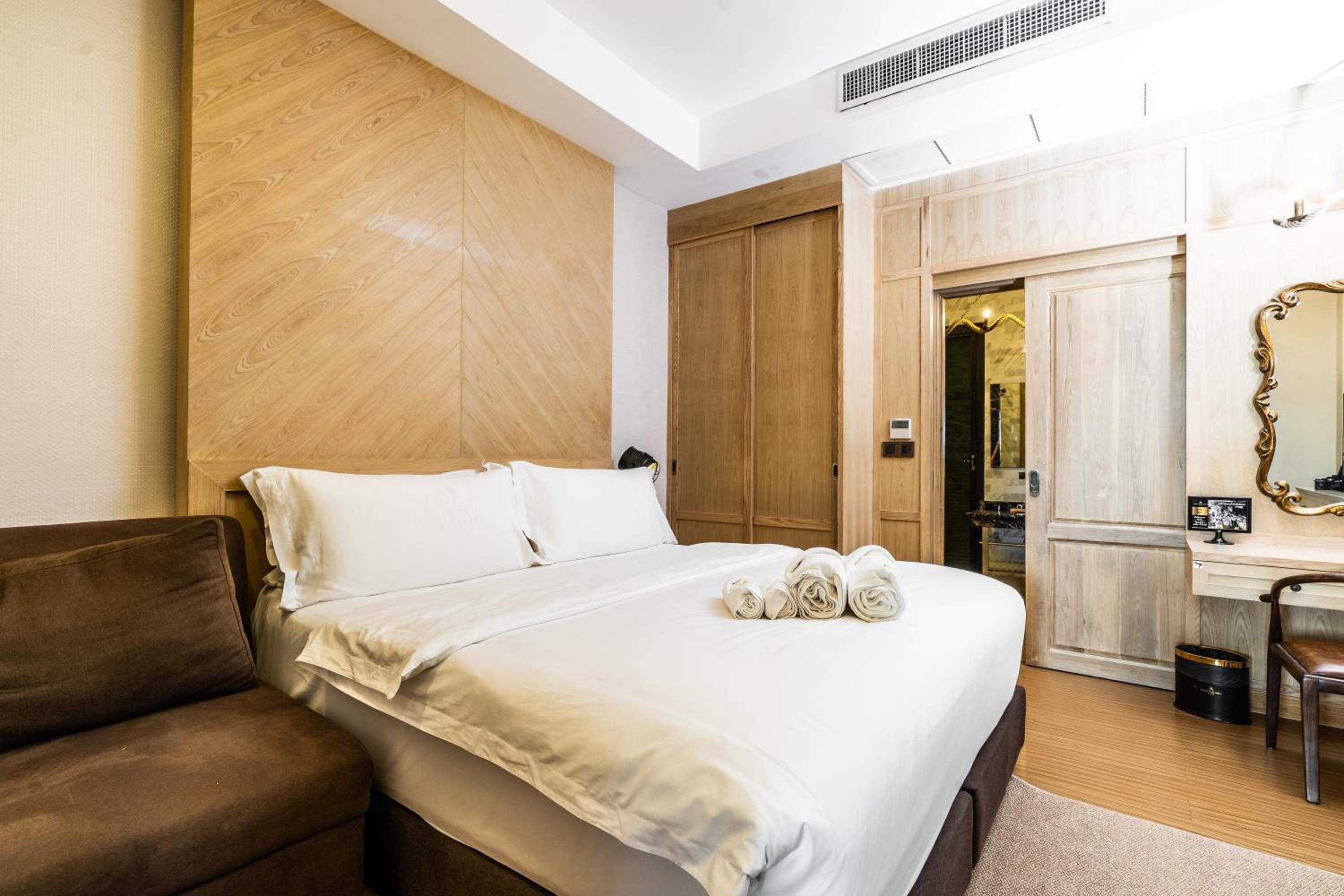 Superior Queen Room