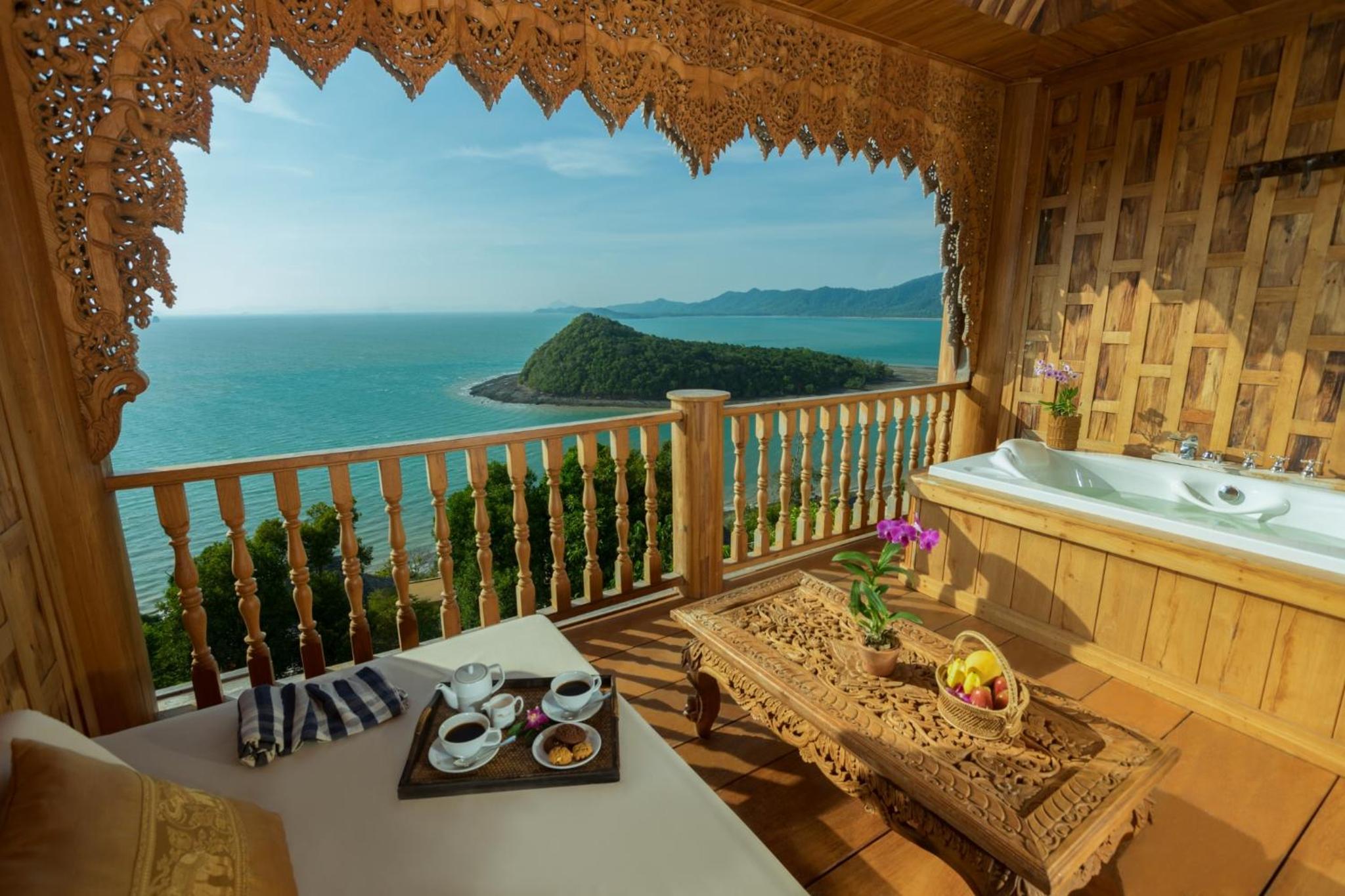 Supreme Deluxe Double Room with Sea View - Photo 3