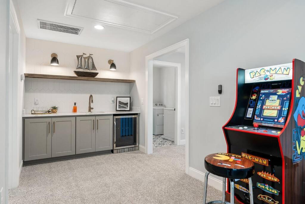 Four-Bedroom House photo 2