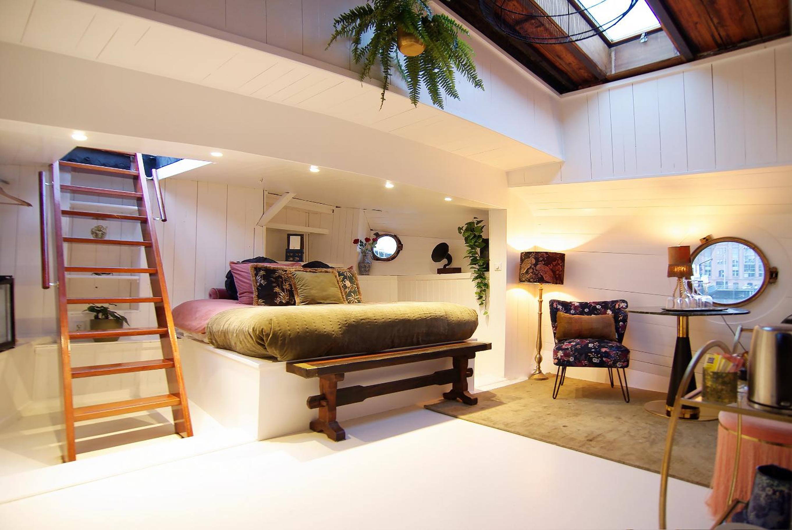 Superior King Room photo 1