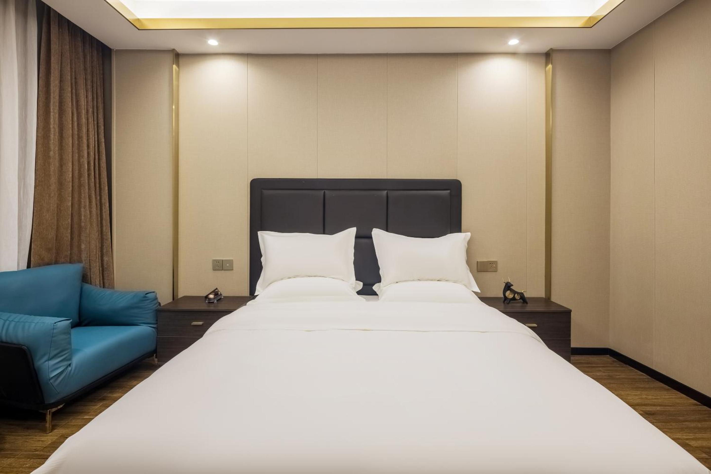 Deluxe Double Room photo 2