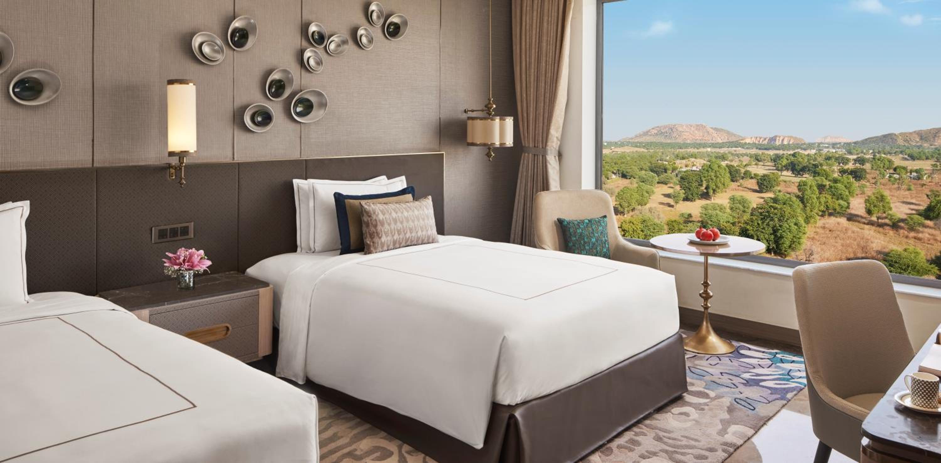 Luxury Room Twin Bed - Photo 3