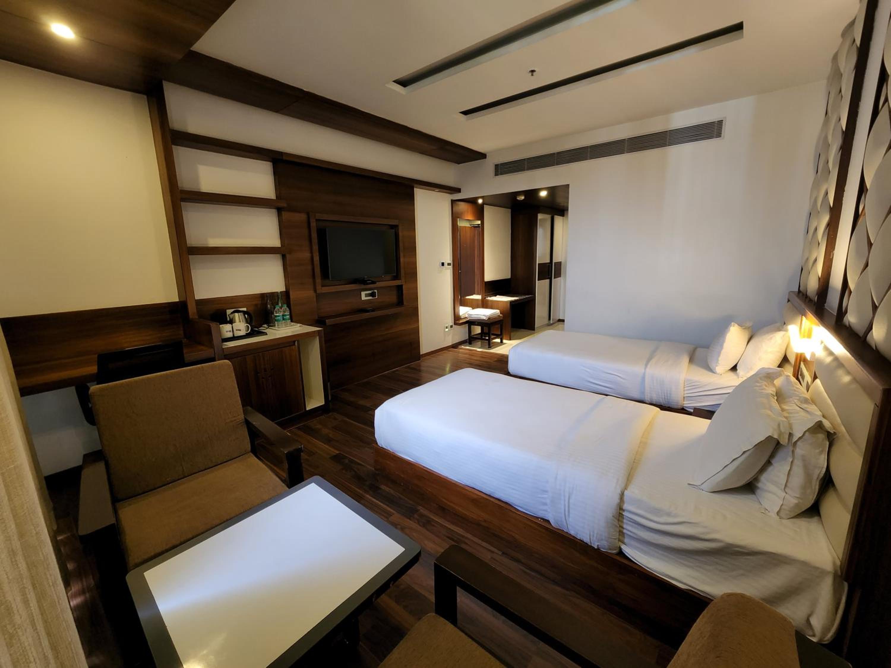 Deluxe Twin Room - Photo 6