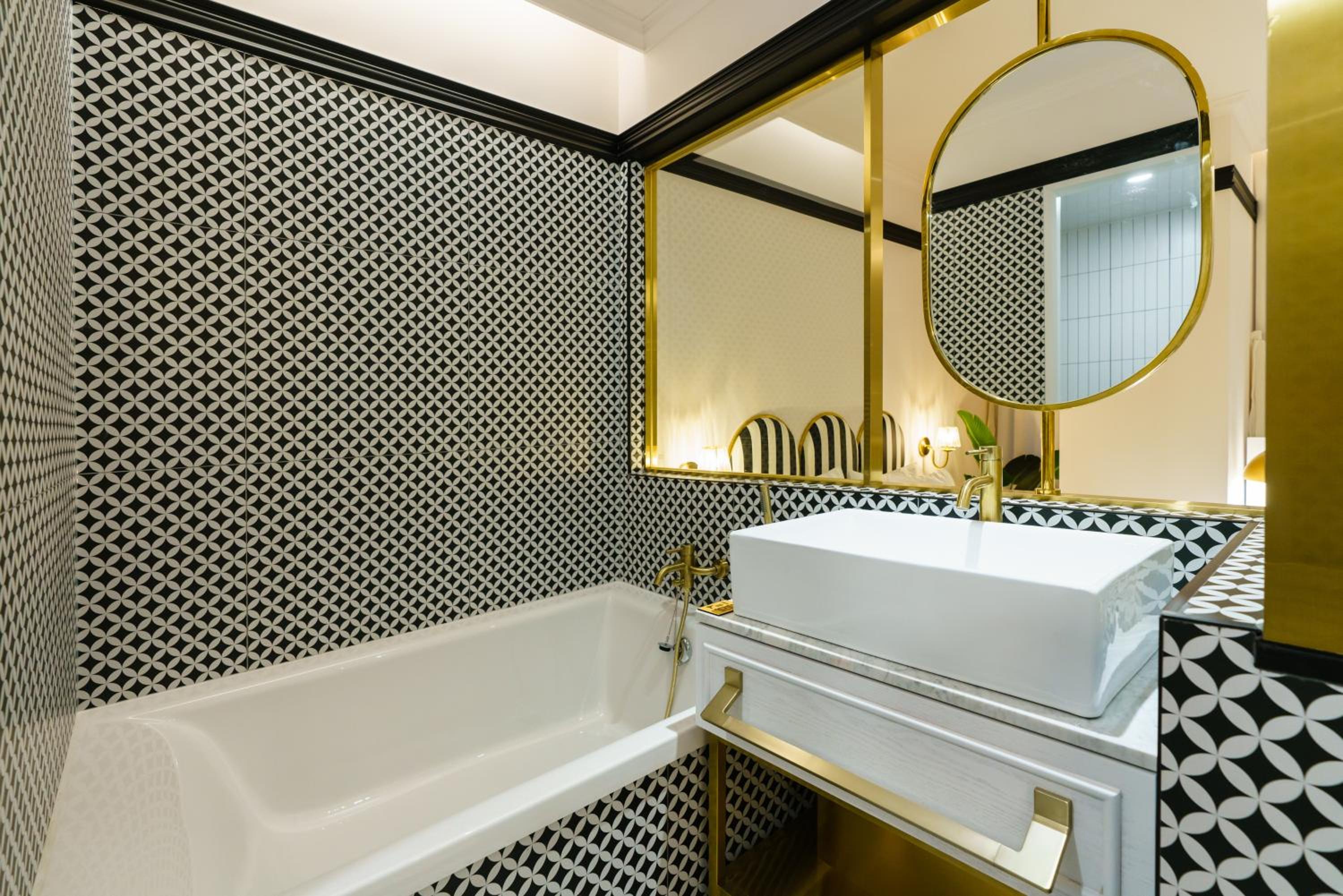 Deluxe Pretty Room Bathtub - Photo 11
